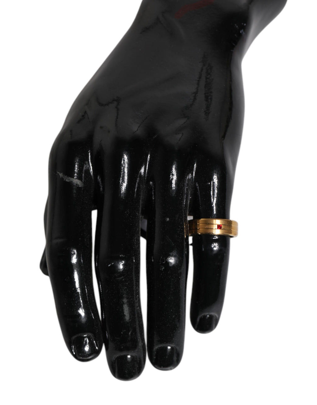 Goldfarbener Messingring mit rotem Kristall und DG-Logo