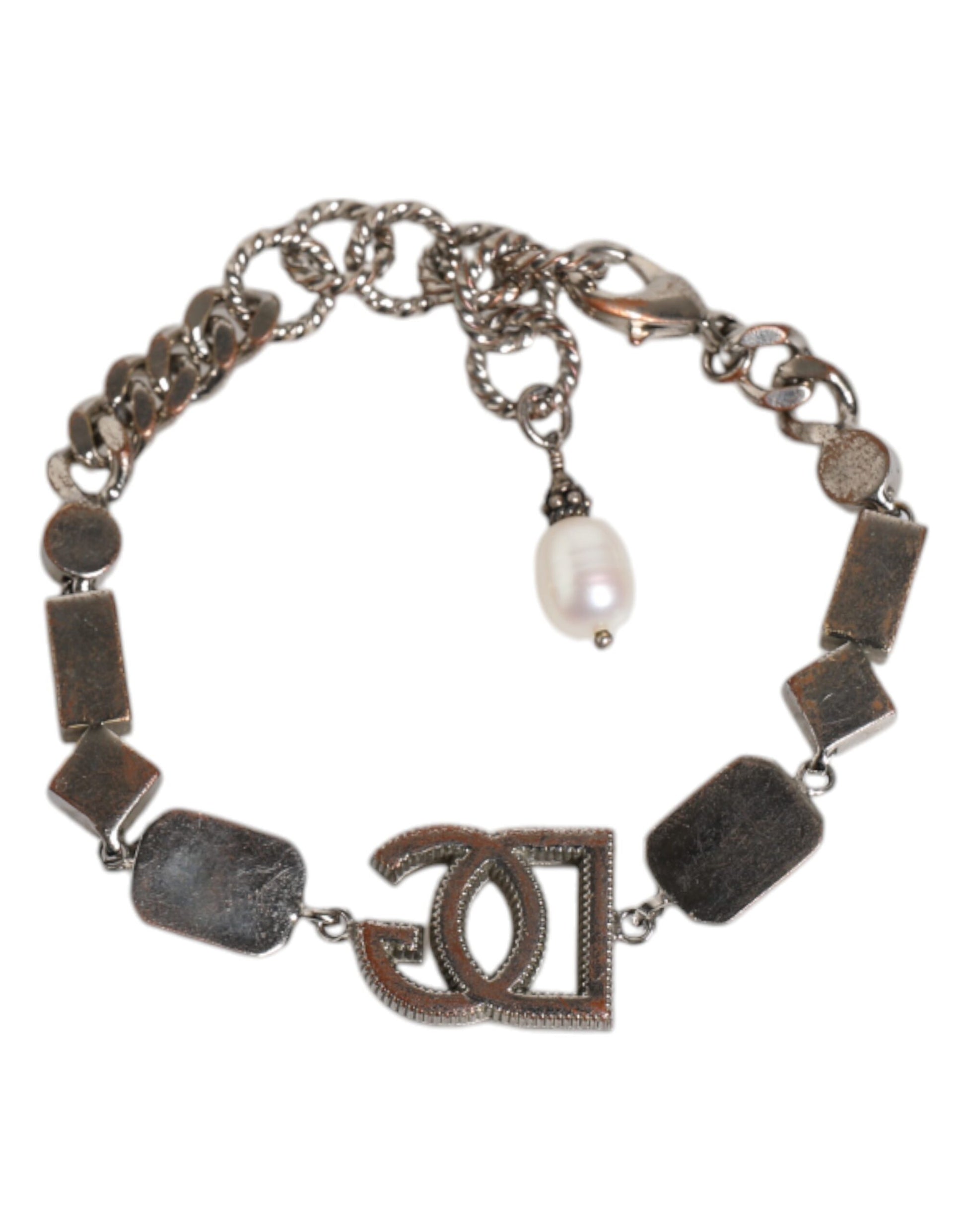 Armband aus silbernem Messing mit DG-Logo-Anhänger und Kristallverzierung