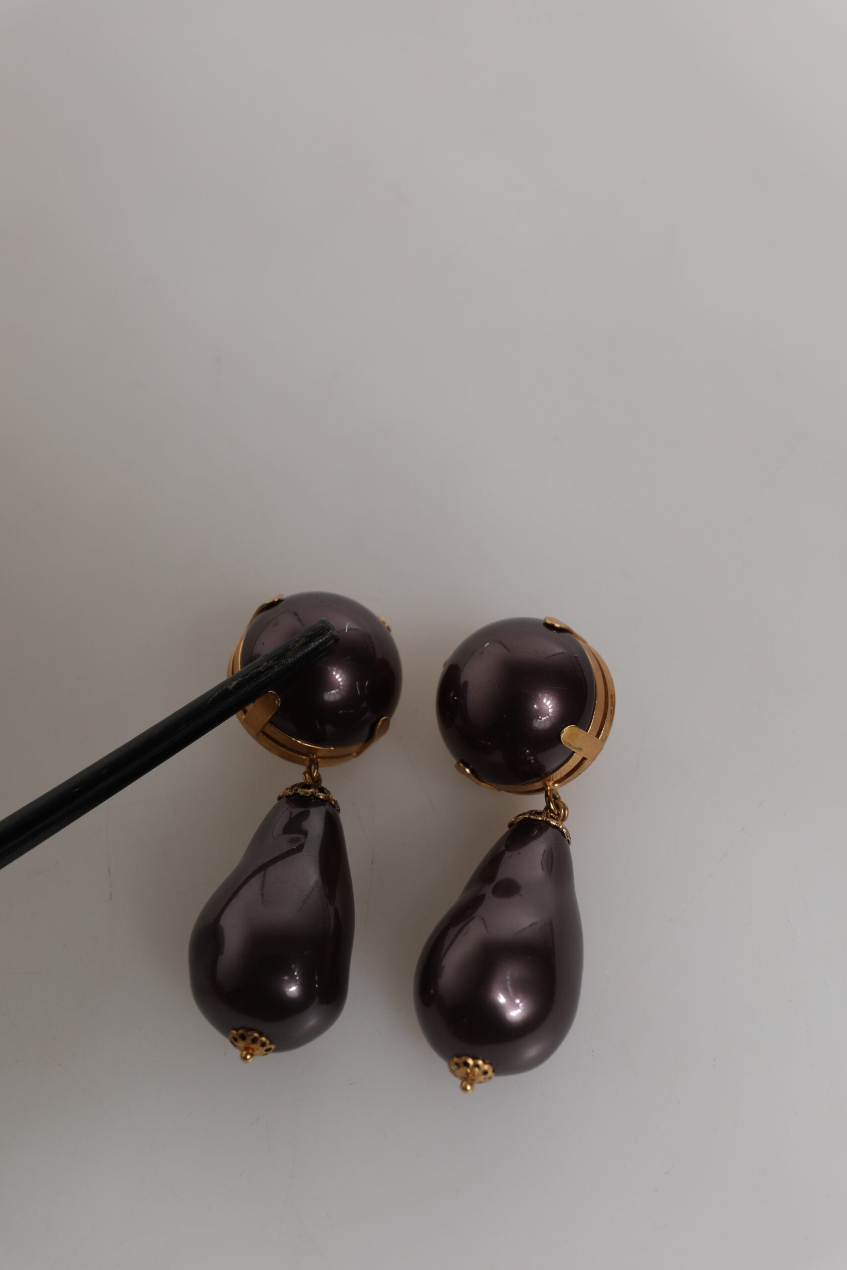 Gold Messing Schwarze Perle Clip auf baumelnden Schmuck Ohrringe