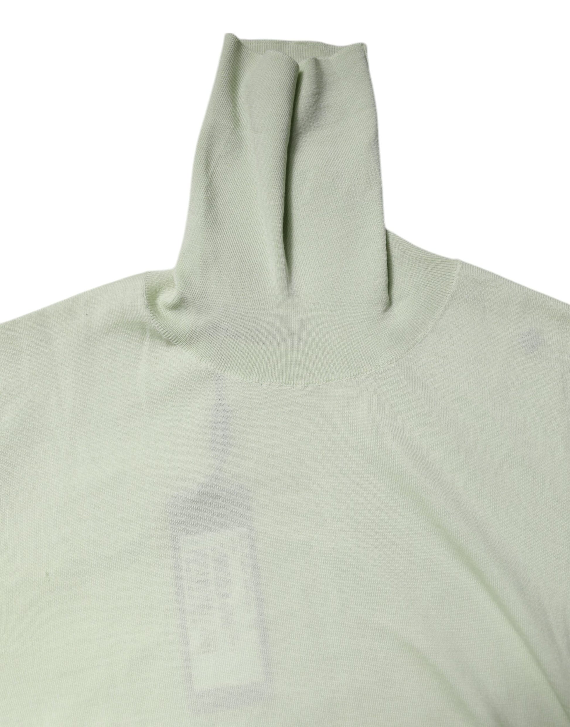 Hellgrüner Rollkragenpullover aus Wolle