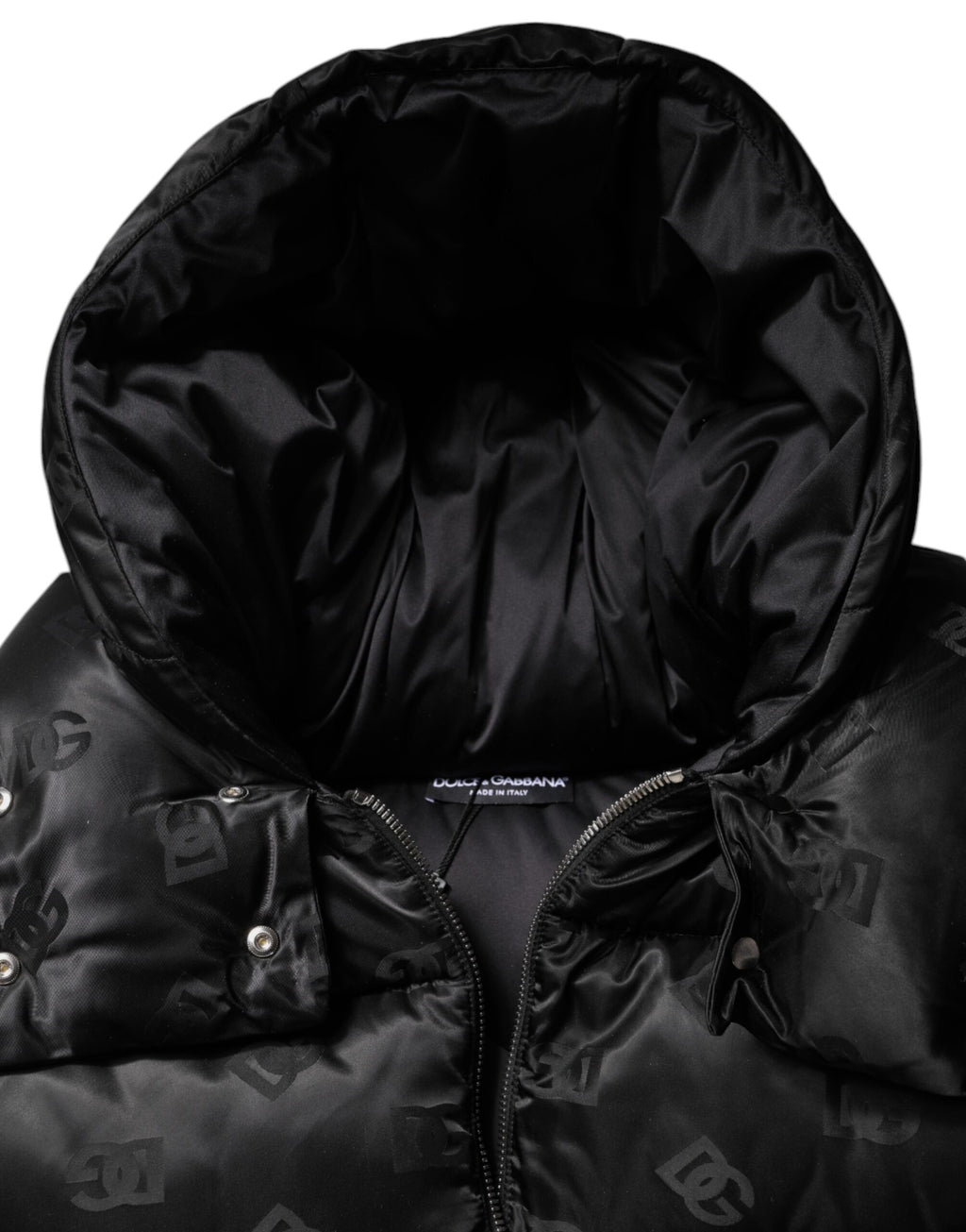 Schwarze, wattierte Pufferjacke mit Kapuze und durchgehendem Reißverschluss