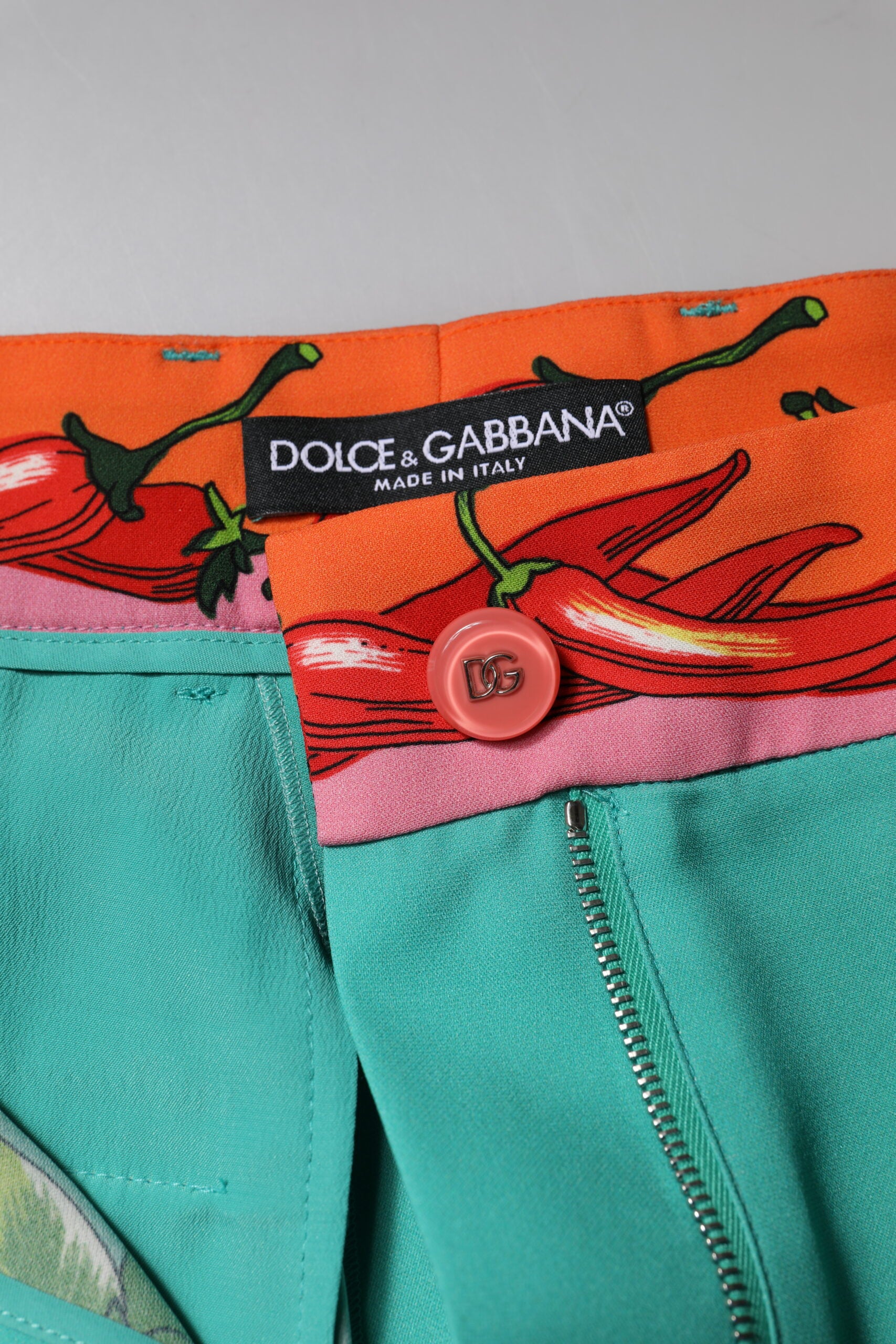 Grüne, gerade Hose aus bedruckter Seide