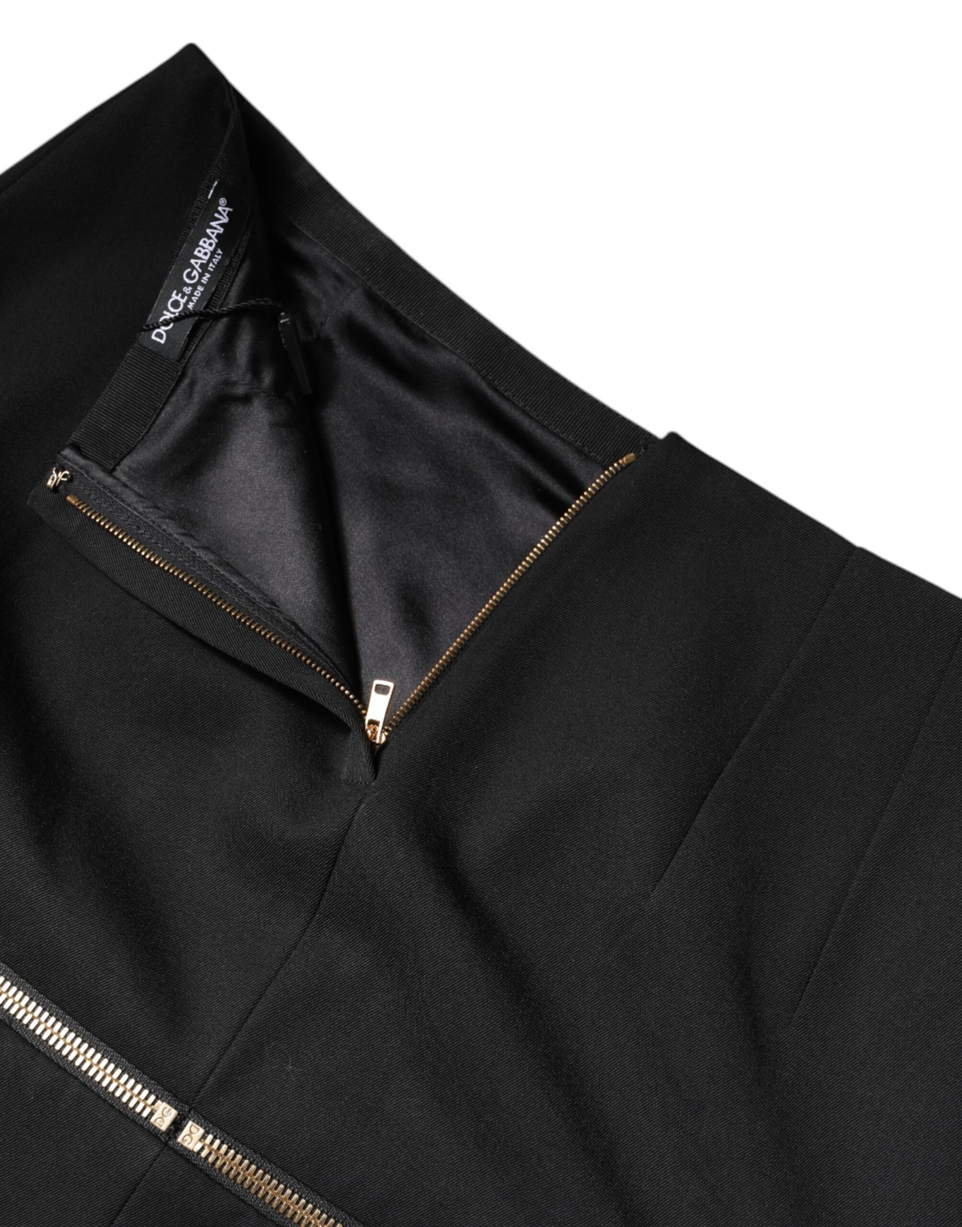 Schwarzer Minirock aus Schurwolle mit hoher Taille