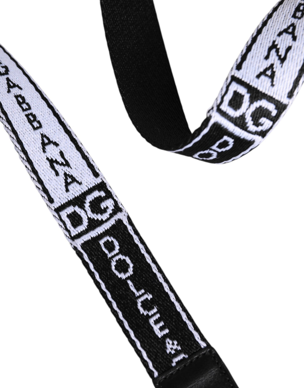 Schwarz-weiß bedruckter Gürtel mit Metall-Logoschnalle