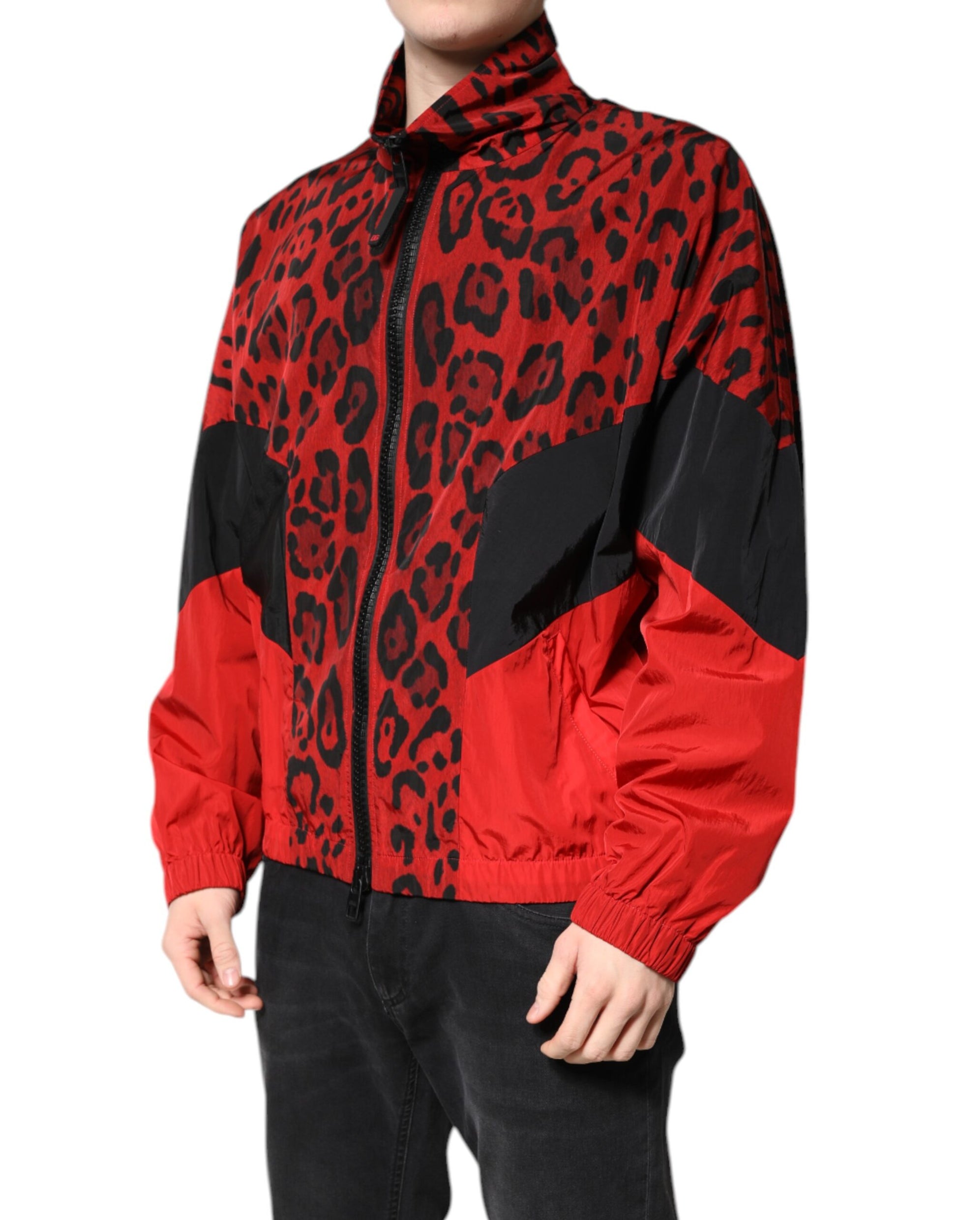Rote Nylon-Bomberjacke mit durchgehendem Reißverschluss und Leopardenmuster