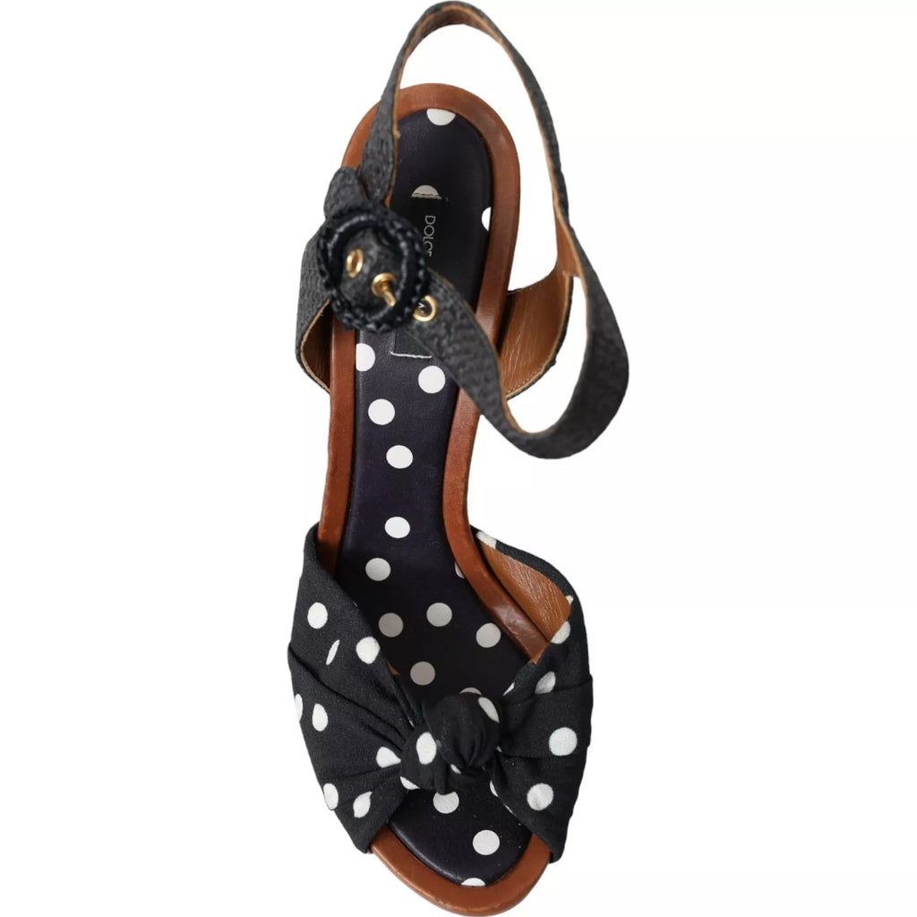 Schwarze gepunktete Leder-Sandalen mit Absatz