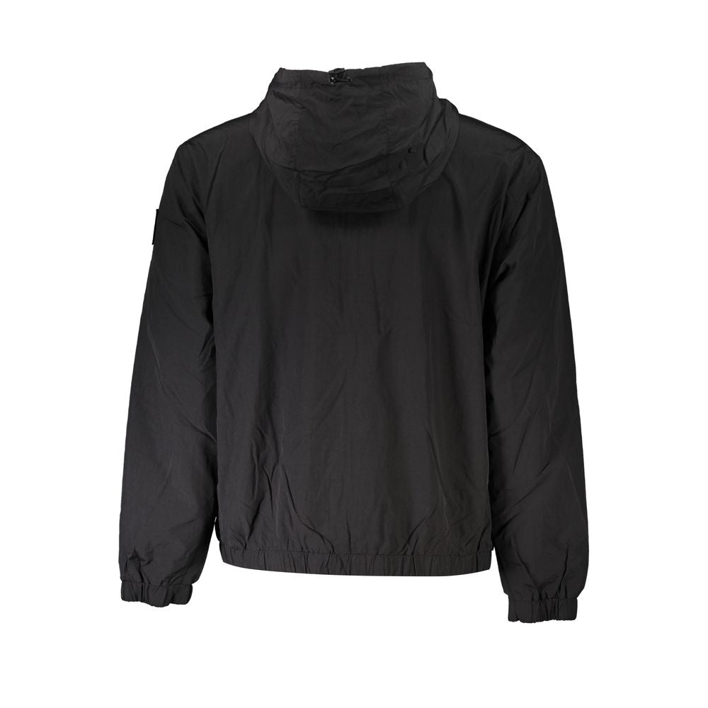 Elegante Sportjacke mit langen Ärmeln und Kapuze