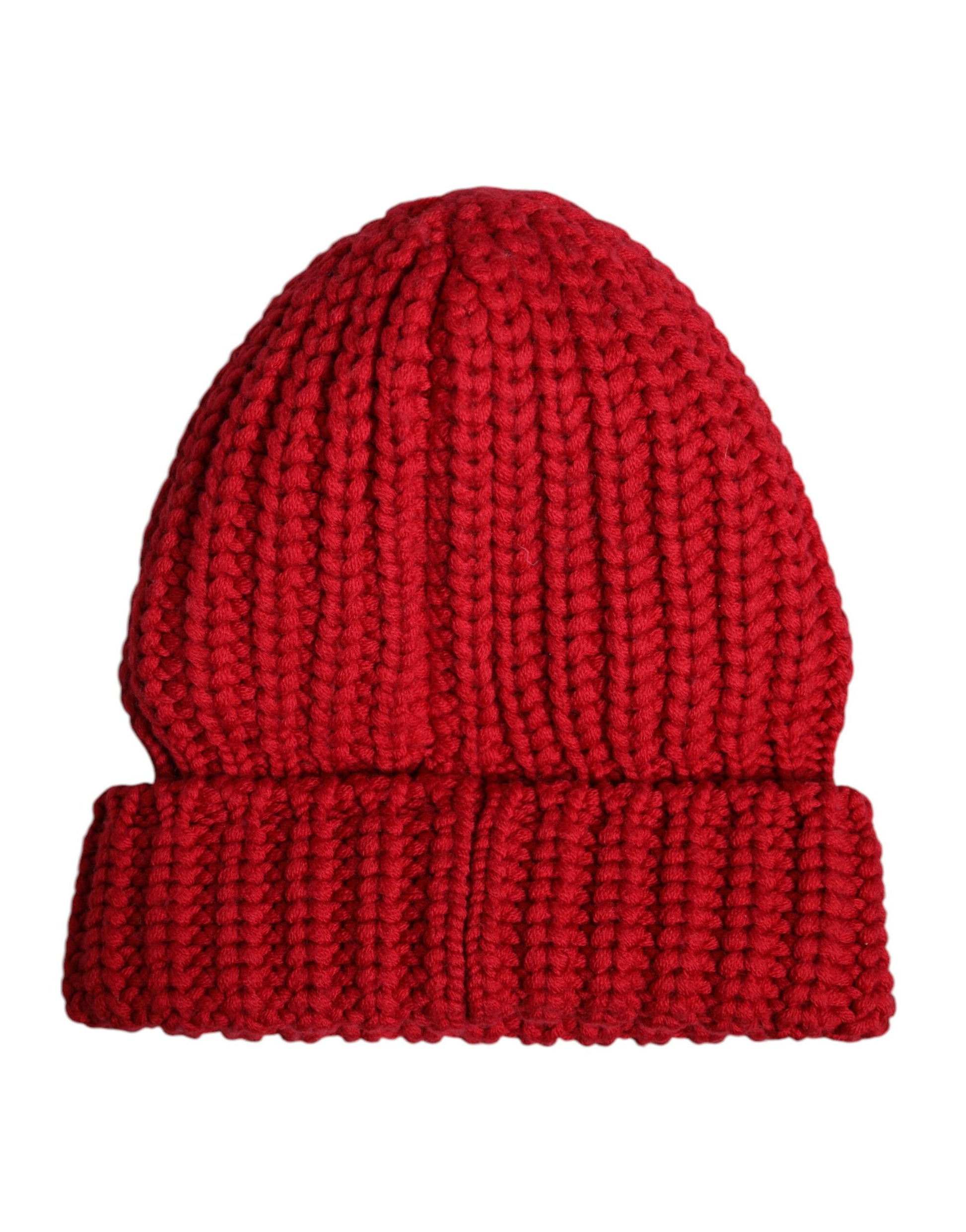 Rote Wintermütze aus gestrickter Wolle