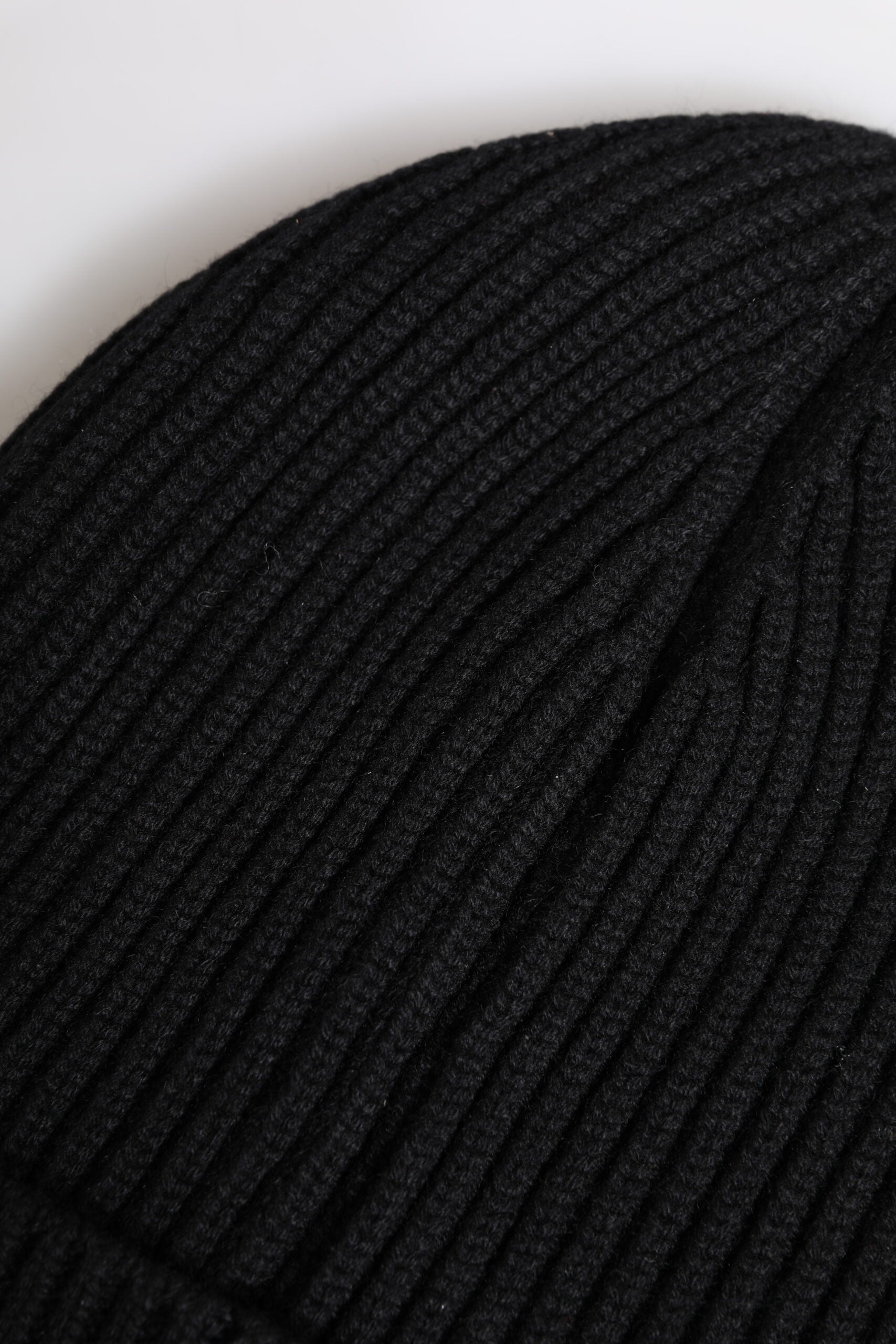 Schwarze Kaschmir-Strickmütze für den Winter
