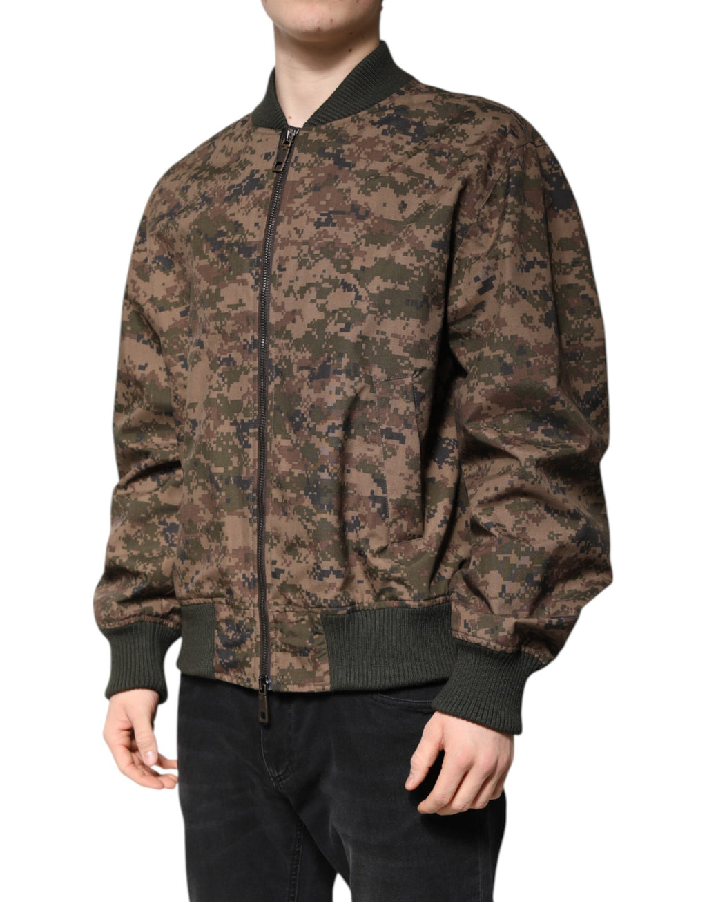 Braune Camouflage-Bomberjacke mit durchgehendem Reißverschluss