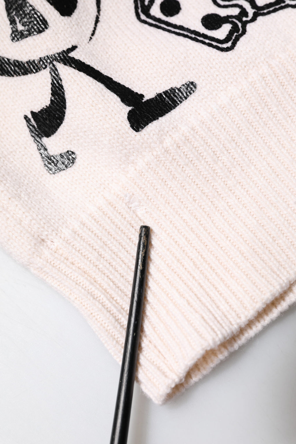 Weißer schwarzer Pullover mit Logo-Print für Damen