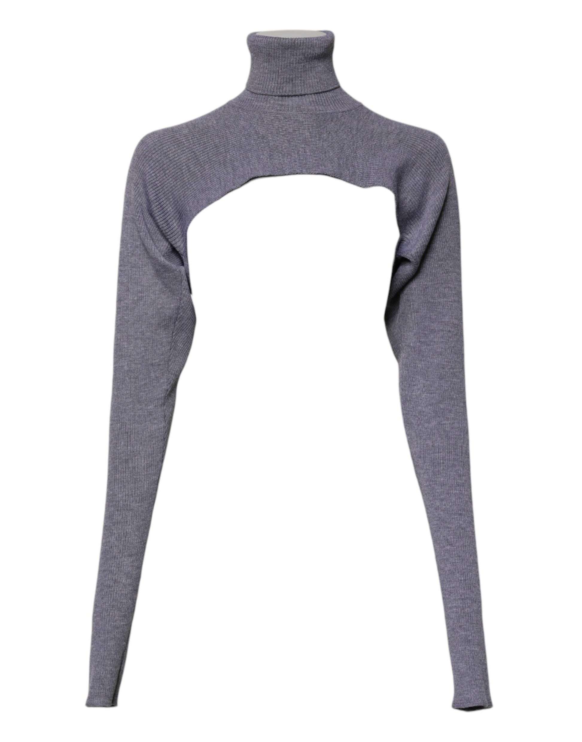 Grauer Rollkragenpullover aus Wollstrick