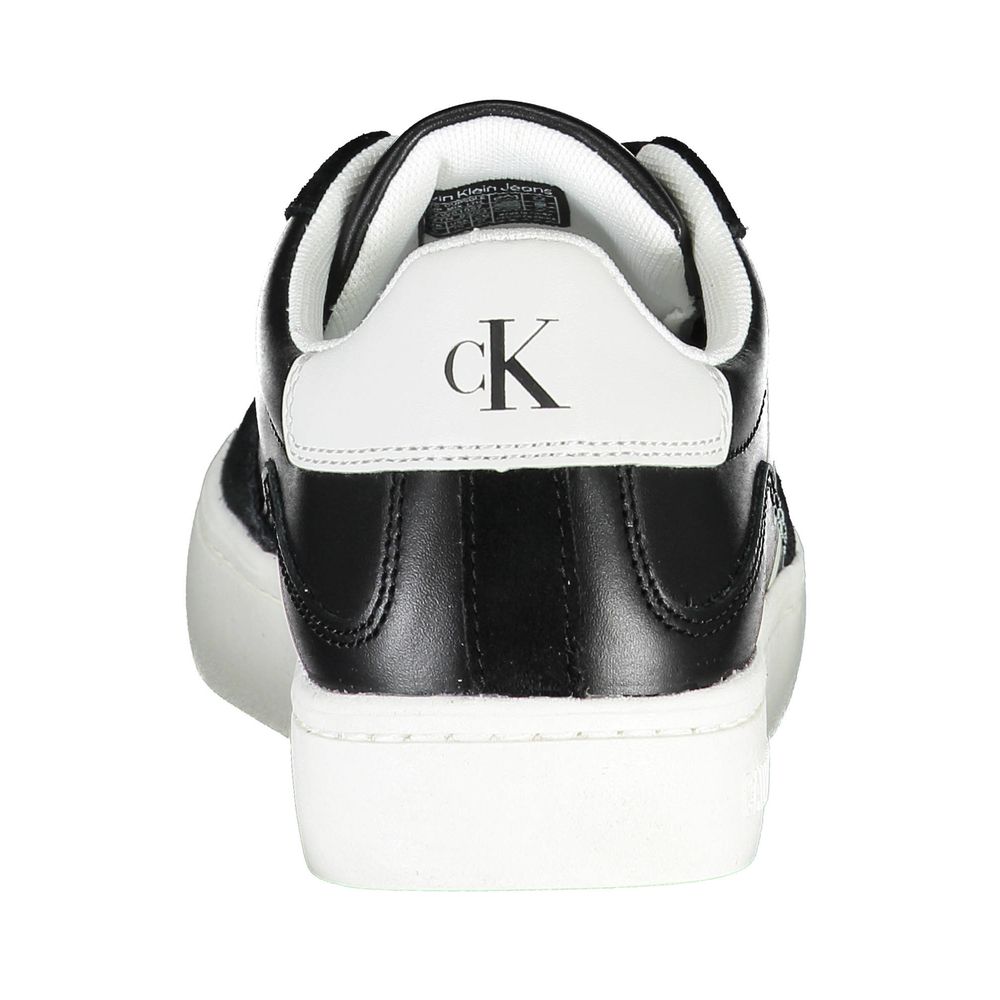 Elegante schwarze Schnür-Sneaker mit Kontrastdetails