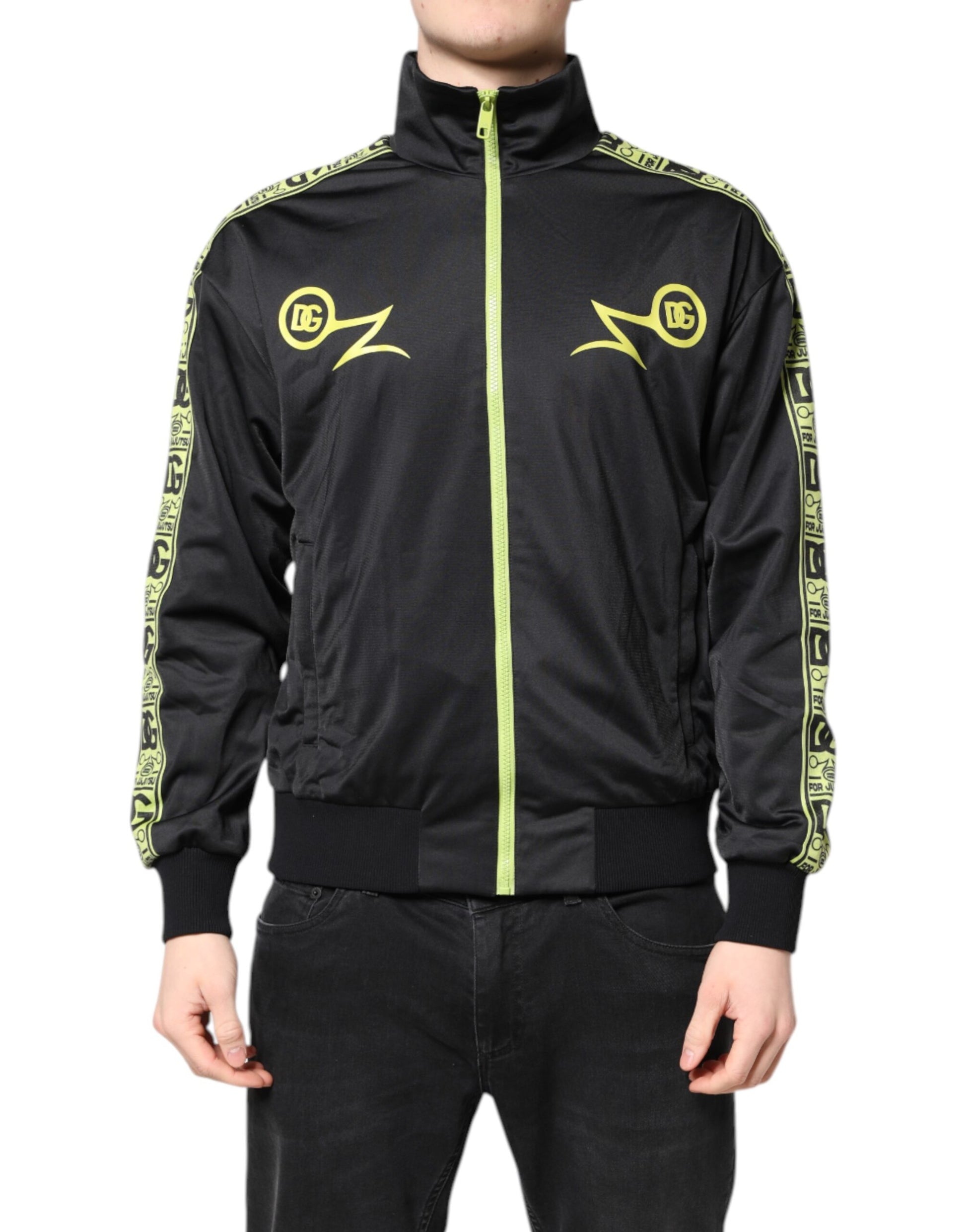 Schwarze Bomberjacke mit Rollkragen und Reißverschluss und Logo