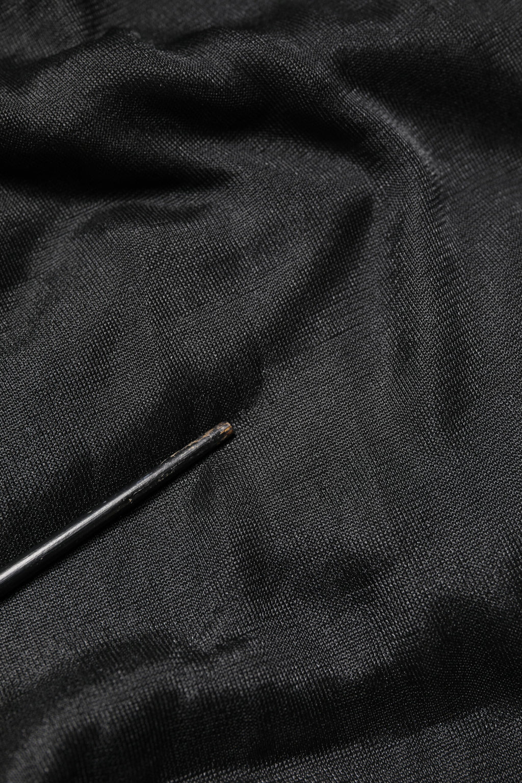 Schwarzer Strickpullover mit Rundhalsausschnitt und Logo