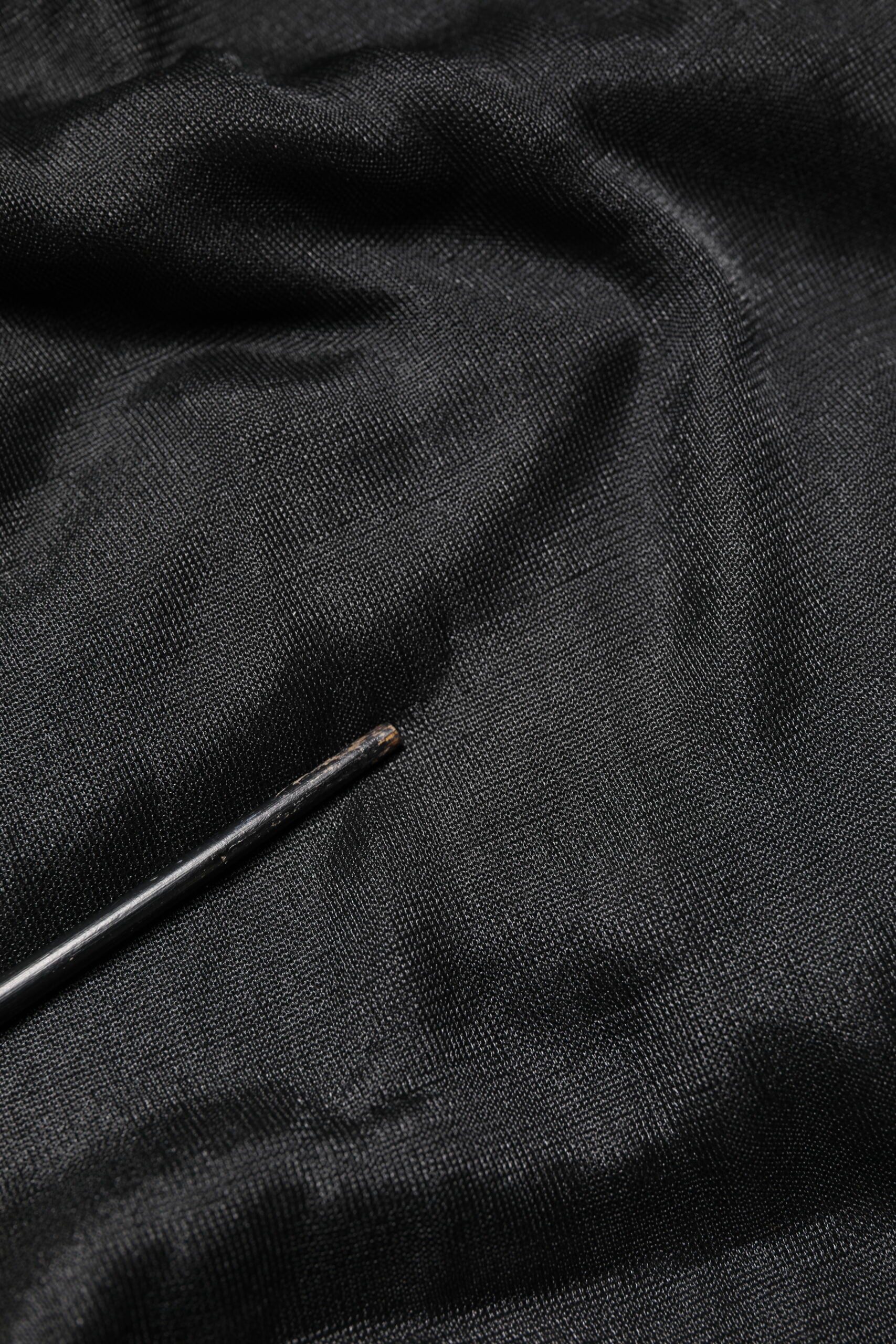 Schwarzer Strickpullover mit Rundhalsausschnitt und Logo