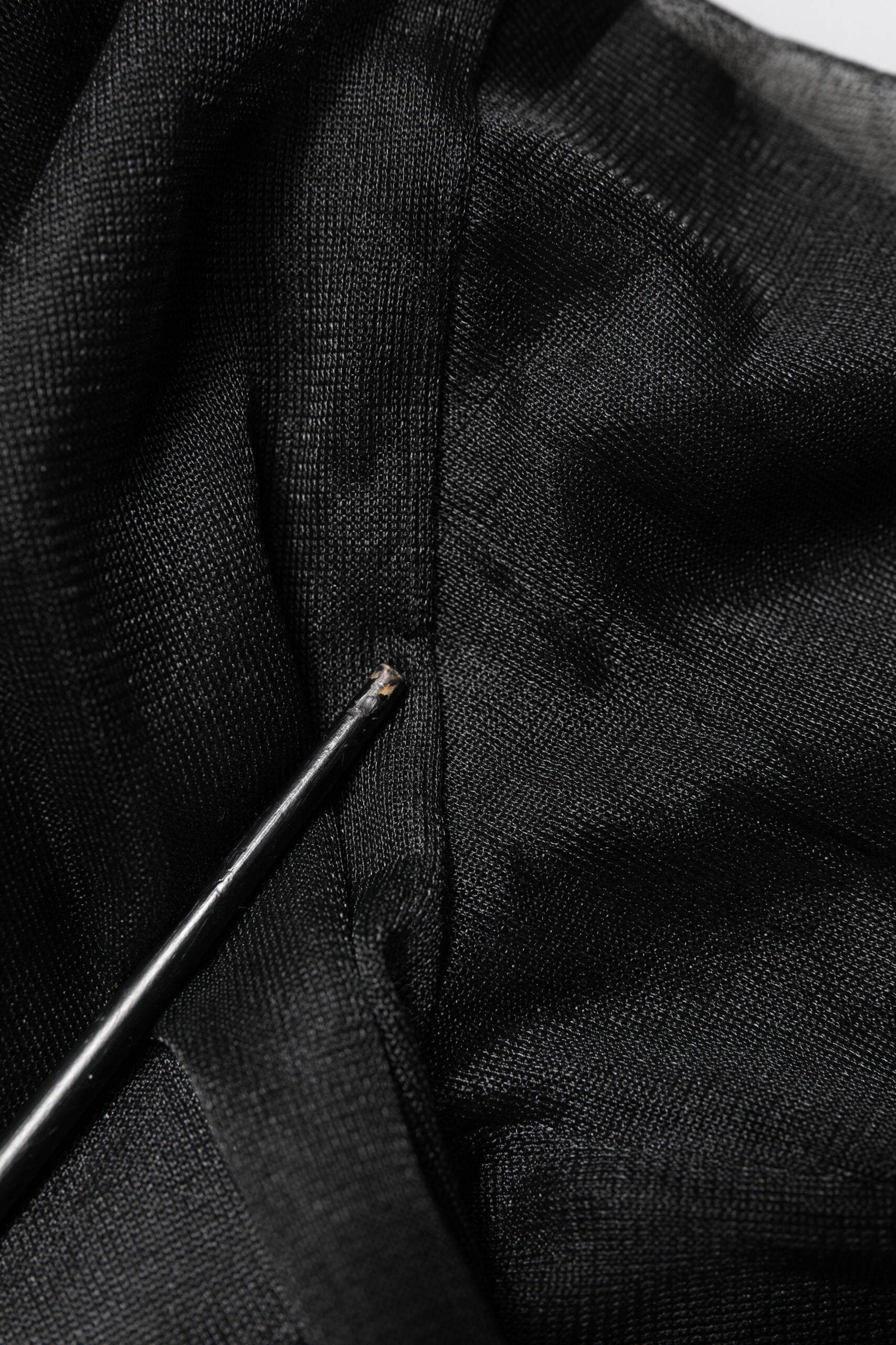 Schwarzer Strickpullover mit Rundhalsausschnitt und Logo