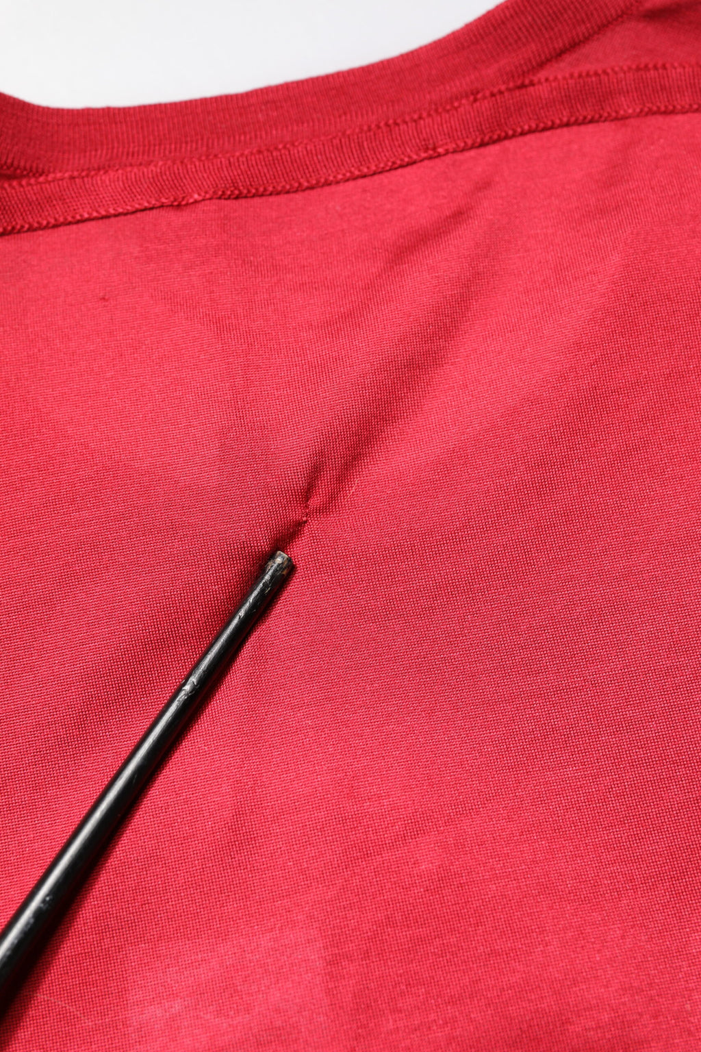 Rotes Seiden-T-Shirt mit DG Crown-Logo und kurzen Ärmeln