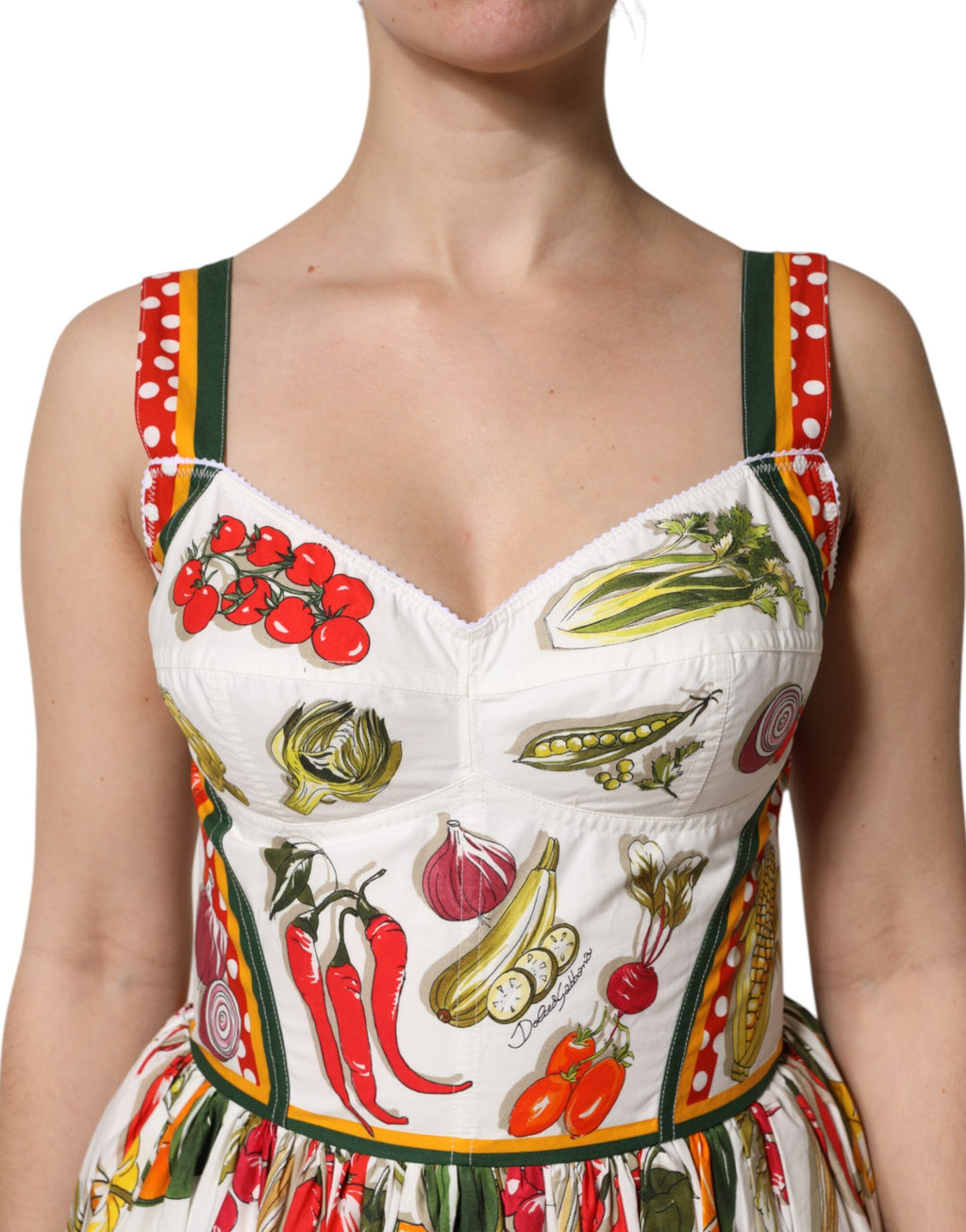 Weißes ärmelloses A-Linien-Kleid mit Gemüse