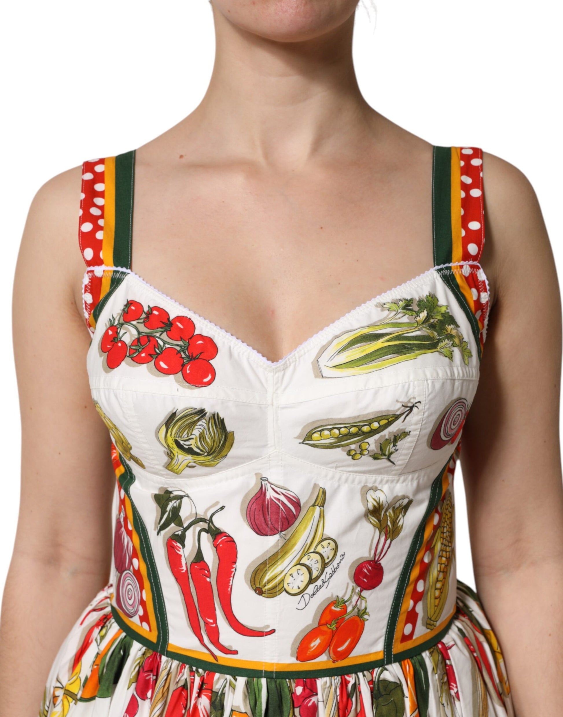 Weißes ärmelloses A-Linien-Kleid mit Gemüse