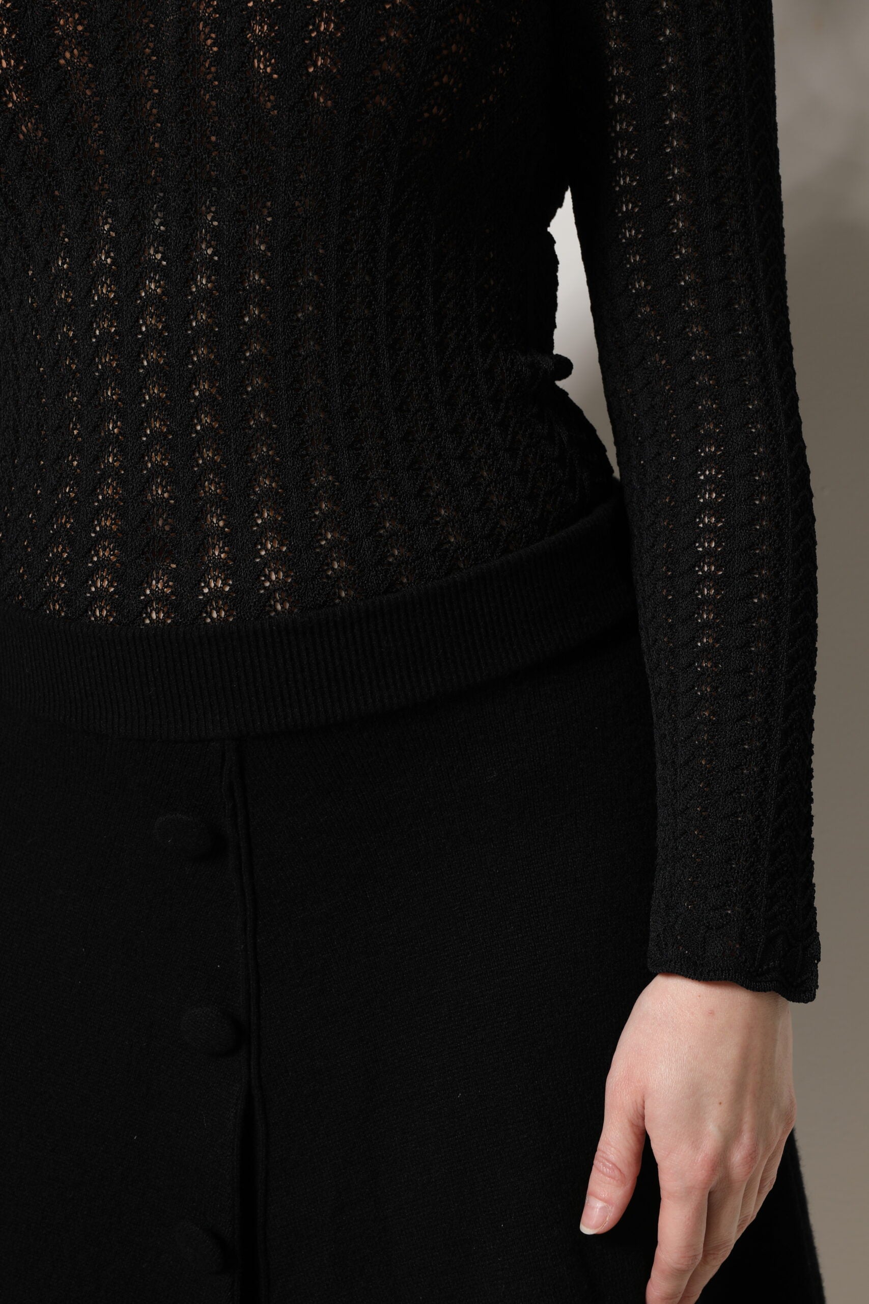 Schwarzes, langärmliges A-Linien-Midikleid aus Kaschmir