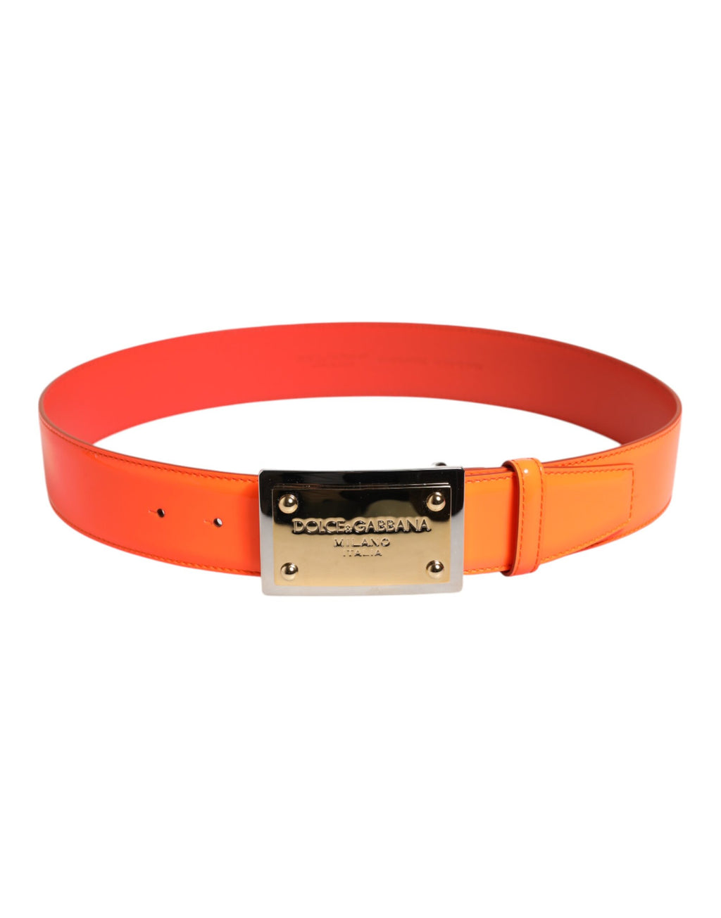 Orangefarbener Gürtel mit goldfarbener Logoschnalle aus Metall