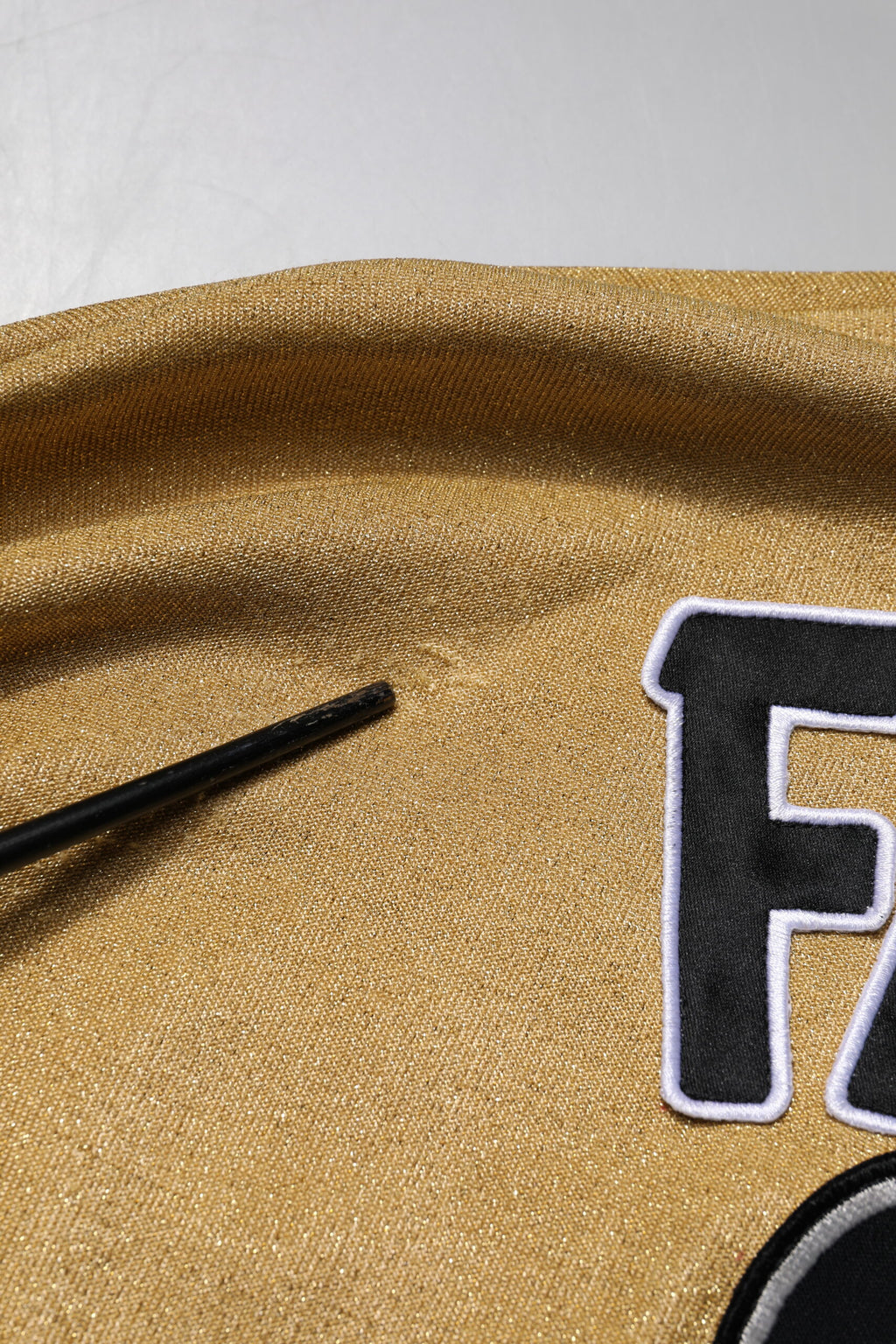 Mehrfarbiger Pullover aus Baumwolle mit Rundhalsausschnitt