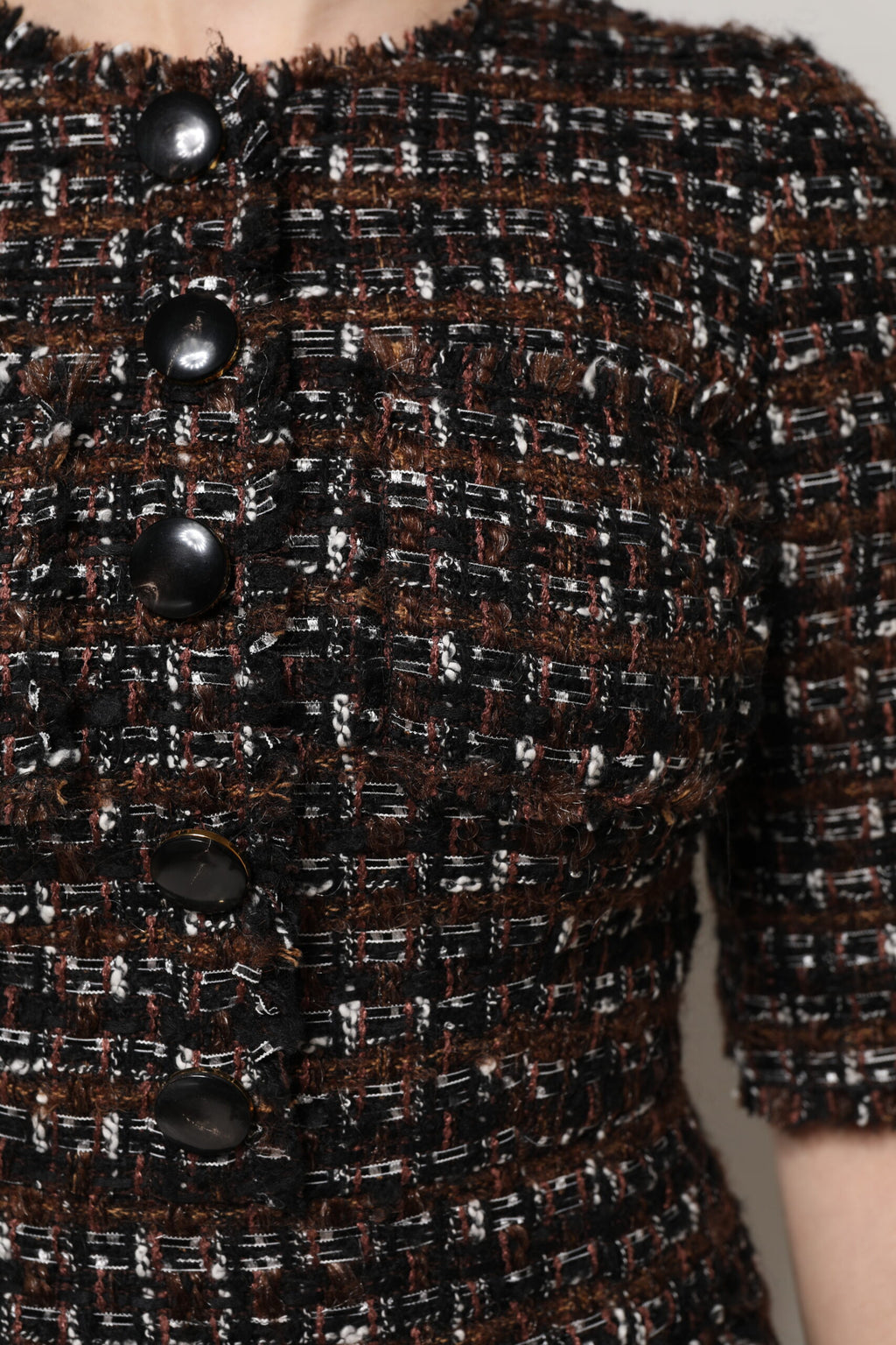 Braunes Tweed-Minikleid in A-Linie mit kurzen Ärmeln