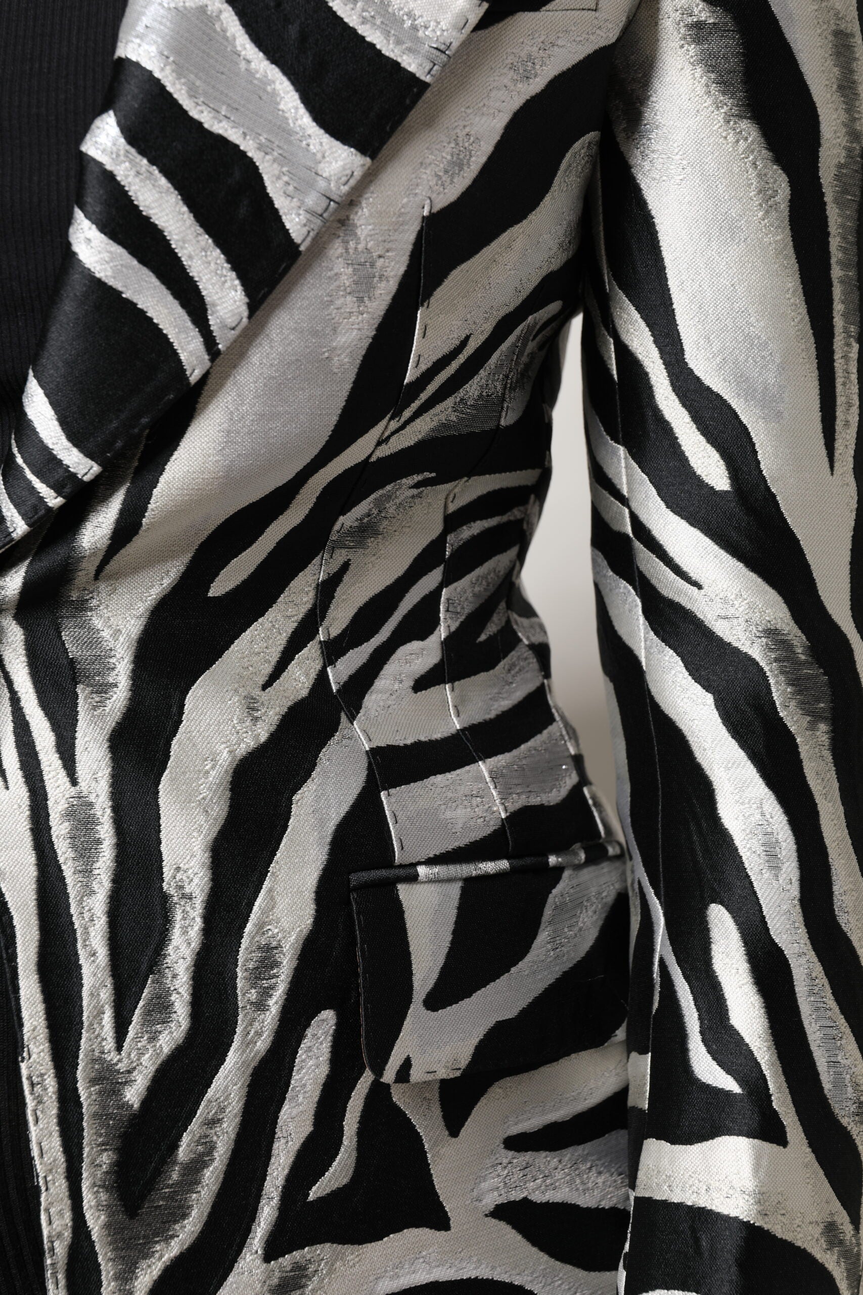 Schwarz-weiße Blazerjacke aus Polyester für Damen