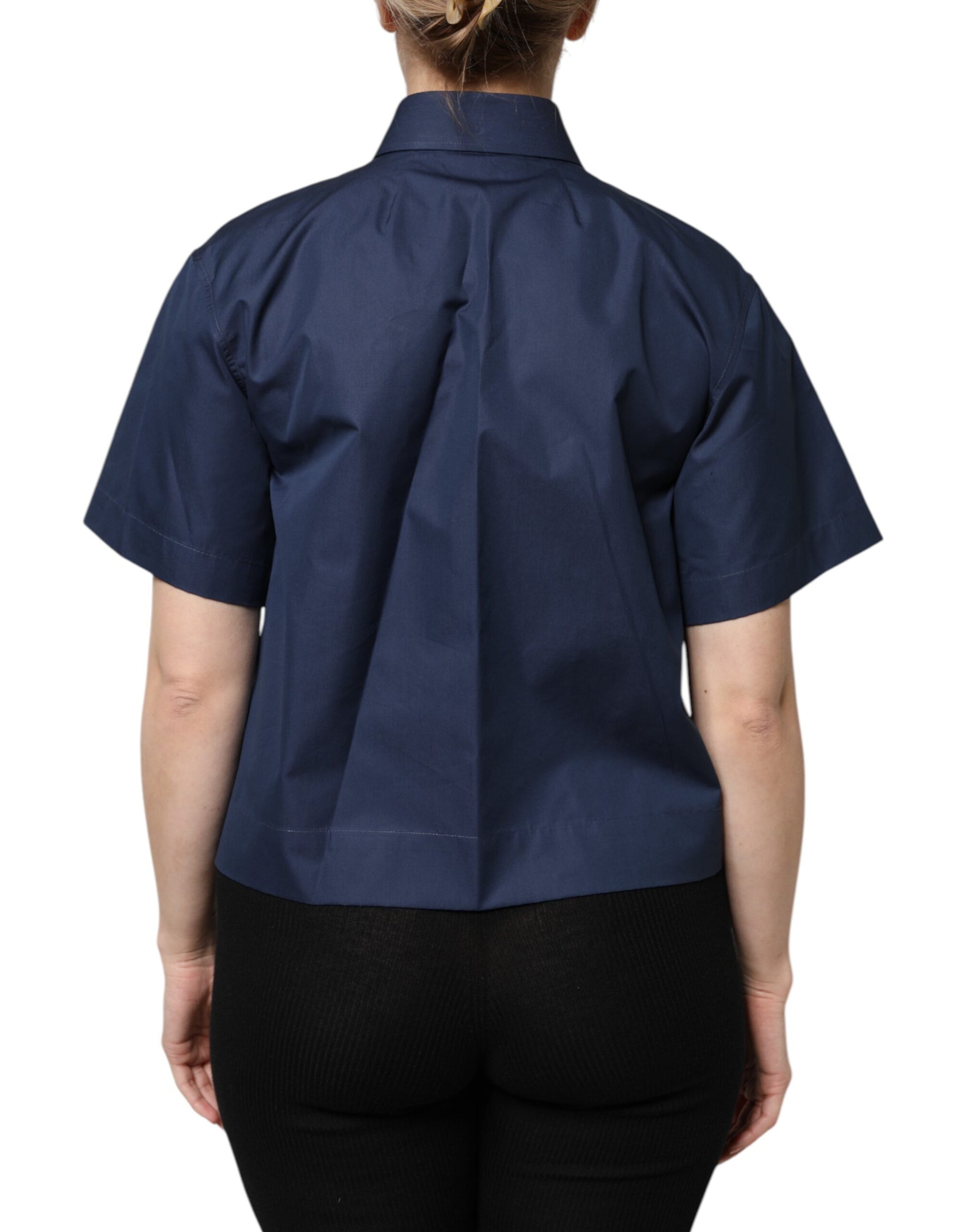 Blaues, kurzärmliges Button-Down-Oberteil aus Baumwolle
