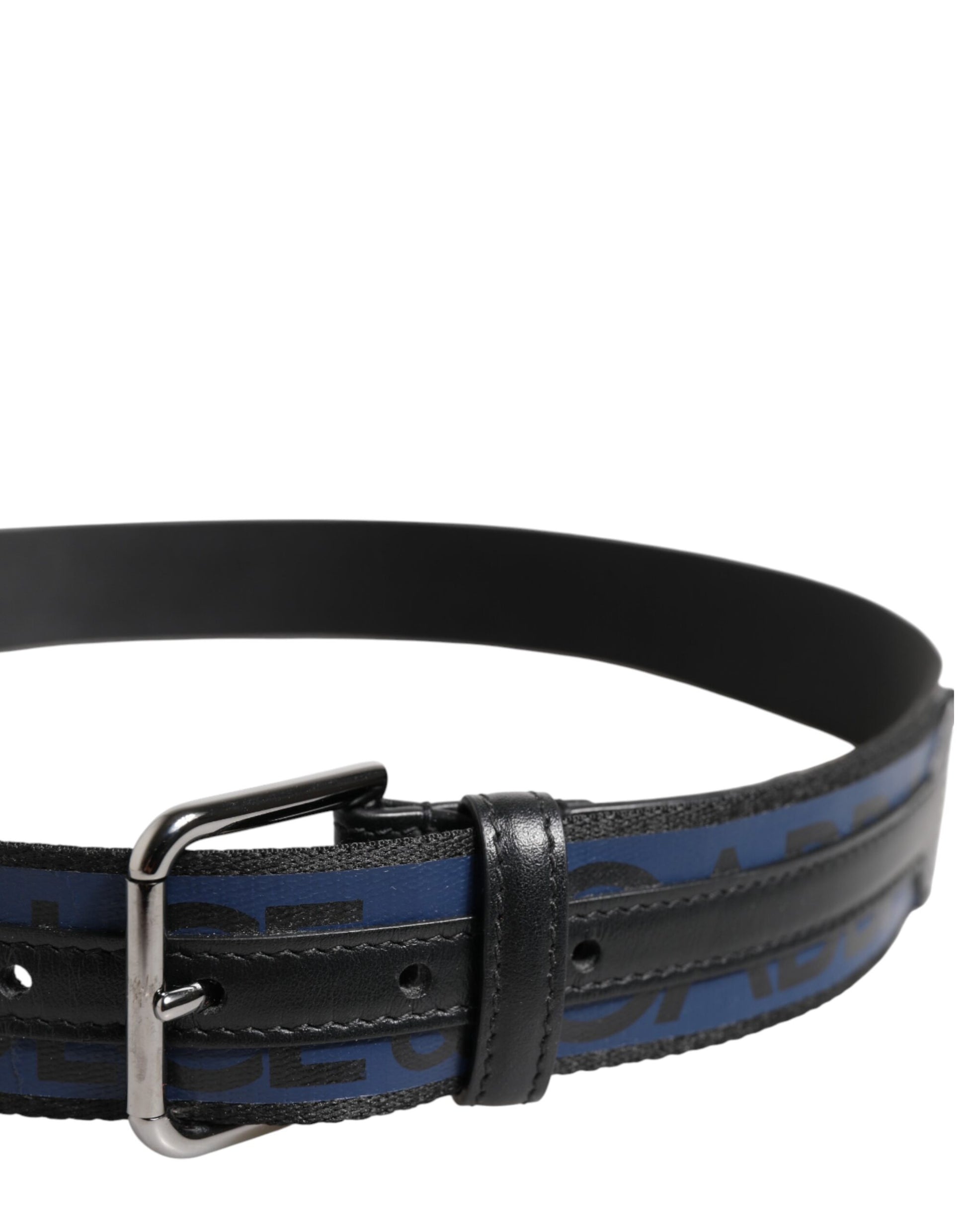 Schwarz-blauer Gürtel mit DG-Logo und silberner Metallschnalle