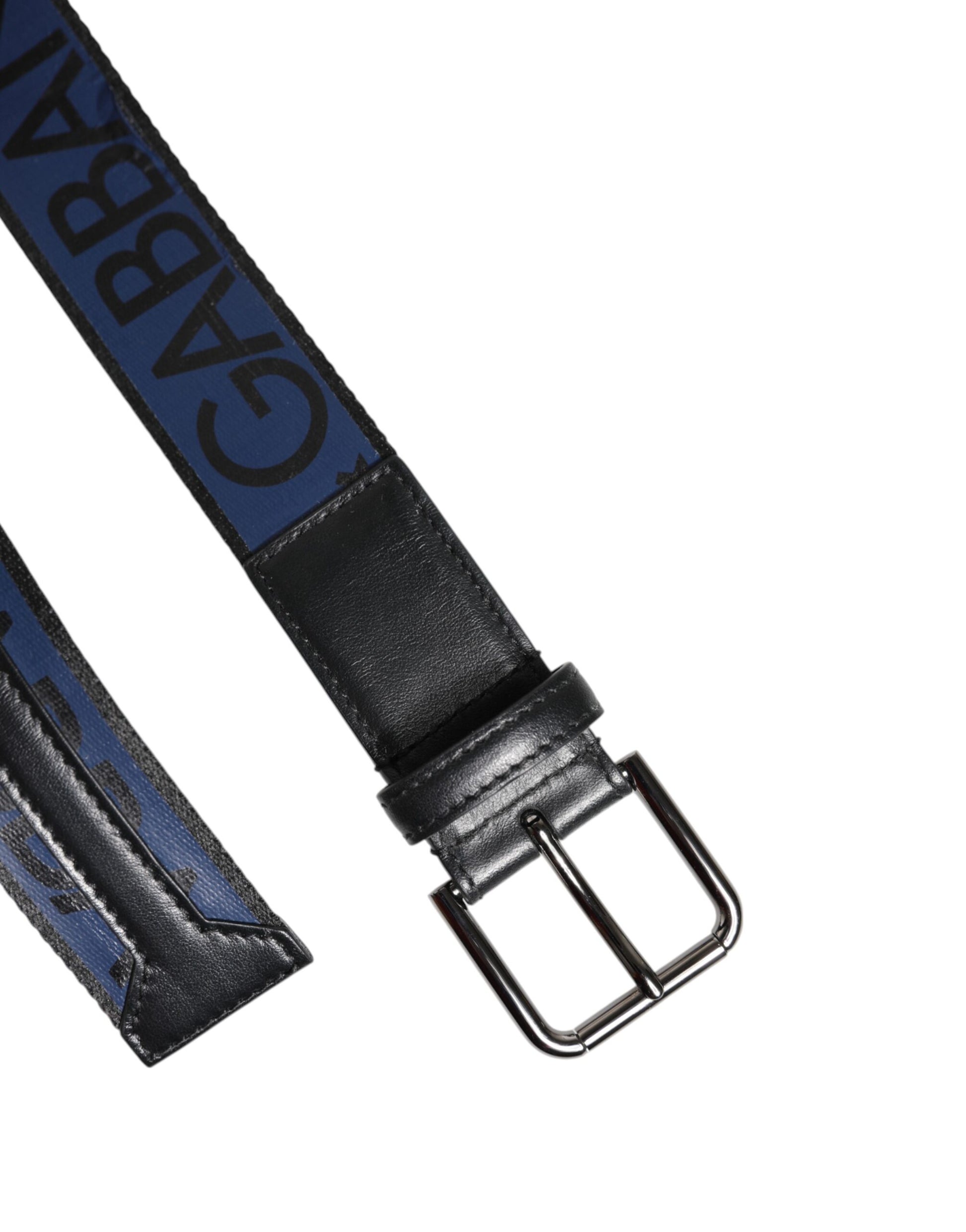 Schwarz-blauer Gürtel mit DG-Logo und silberner Metallschnalle