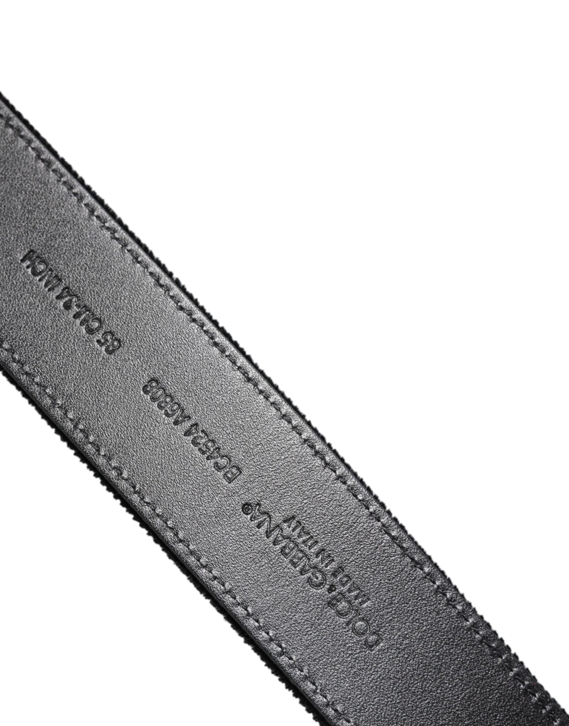 Schwarzer Baumwollgürtel mit silberner Metallschnalle