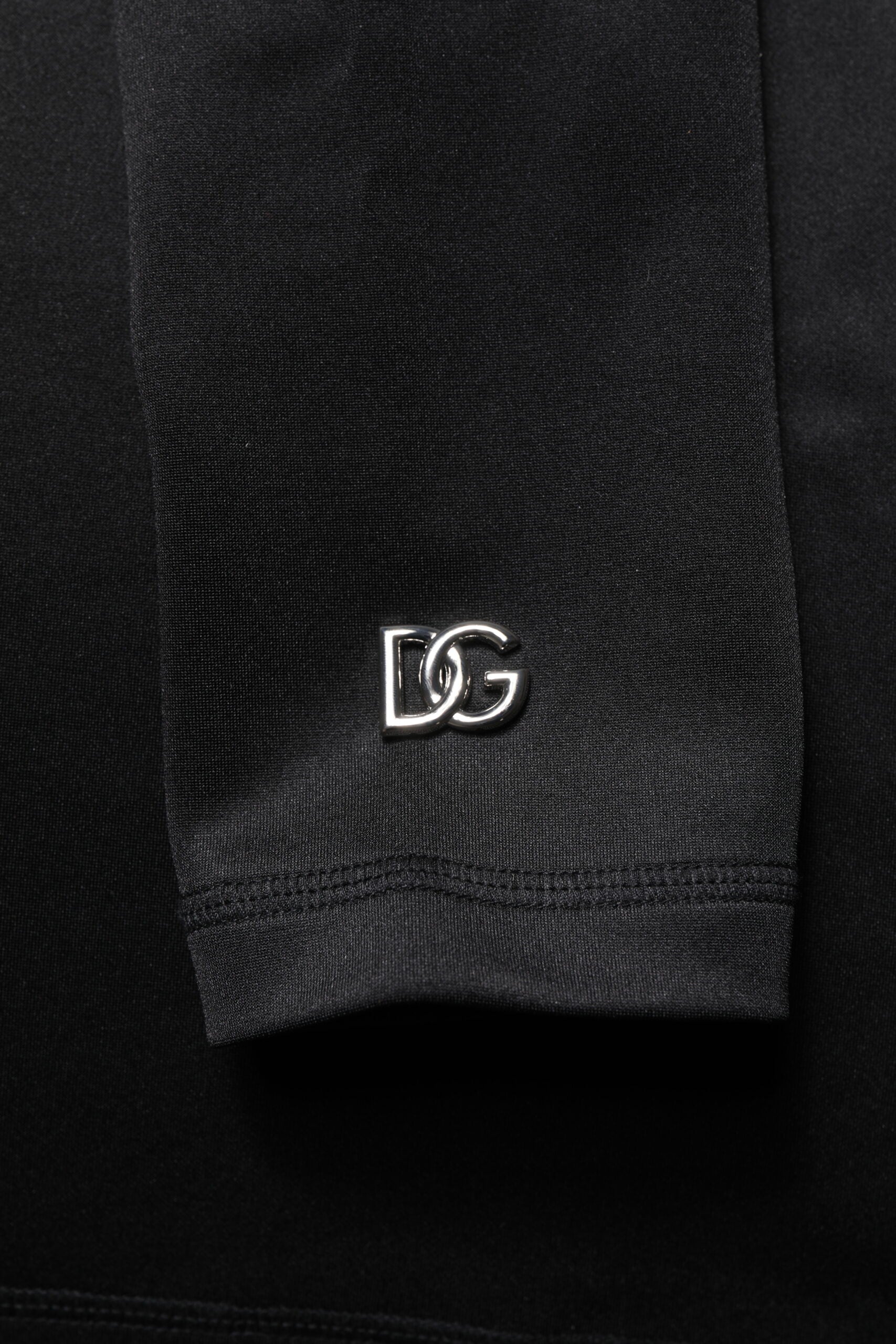 Schwarzer Rollkragenpullover aus Polyester