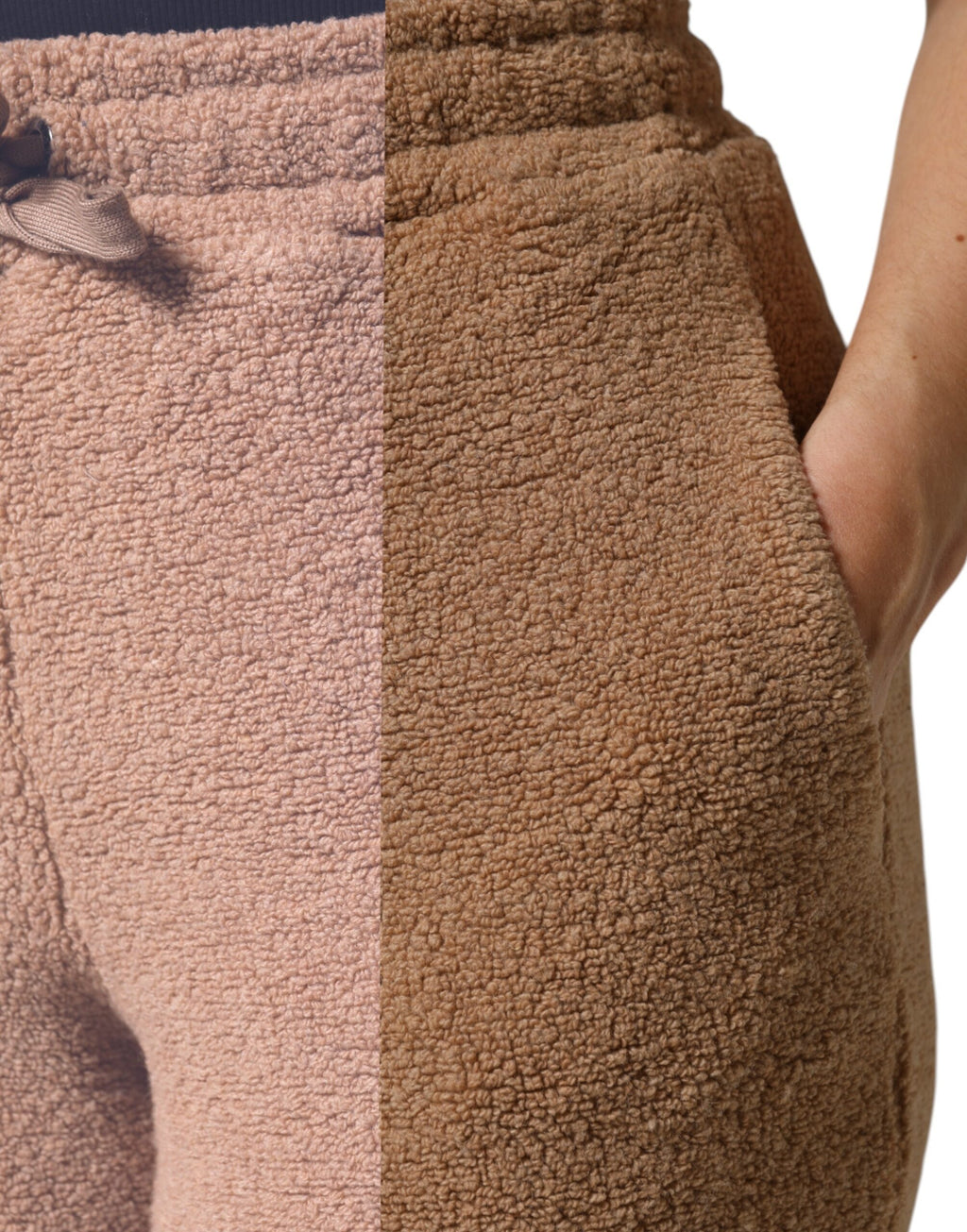 Braune Jogginghose mit Logo-Plakette und gerader Passform