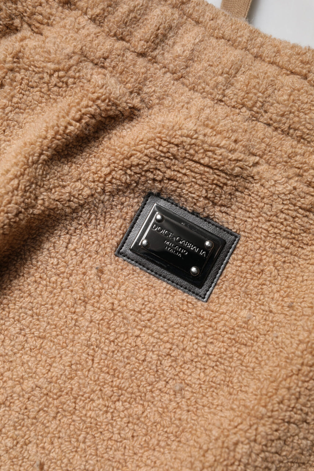 Braune Jogginghose mit Logo-Plakette und gerader Passform