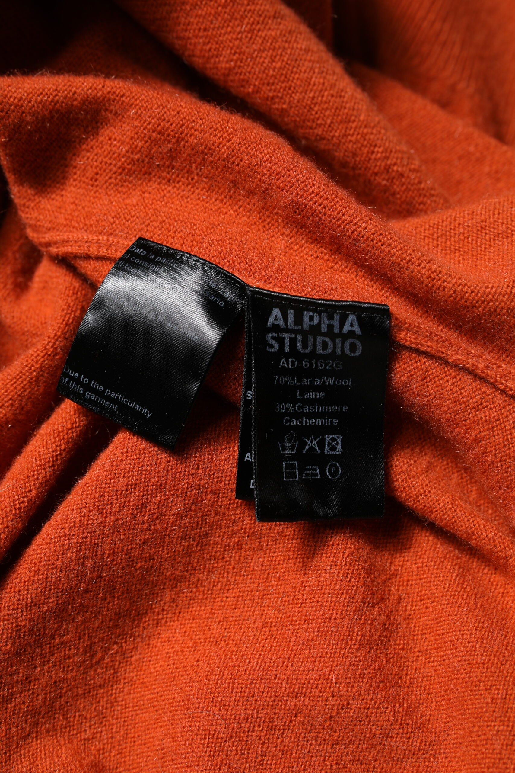 Alpha Studio Dark Orange Long Sleeves Turtleneck Sweater