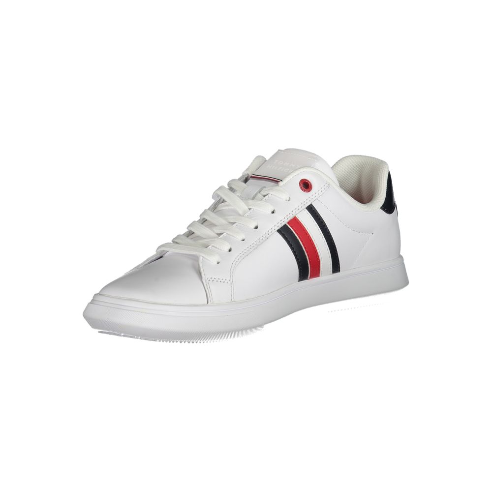 Schlichte Schnür-Sneaker mit Kontrastdetails