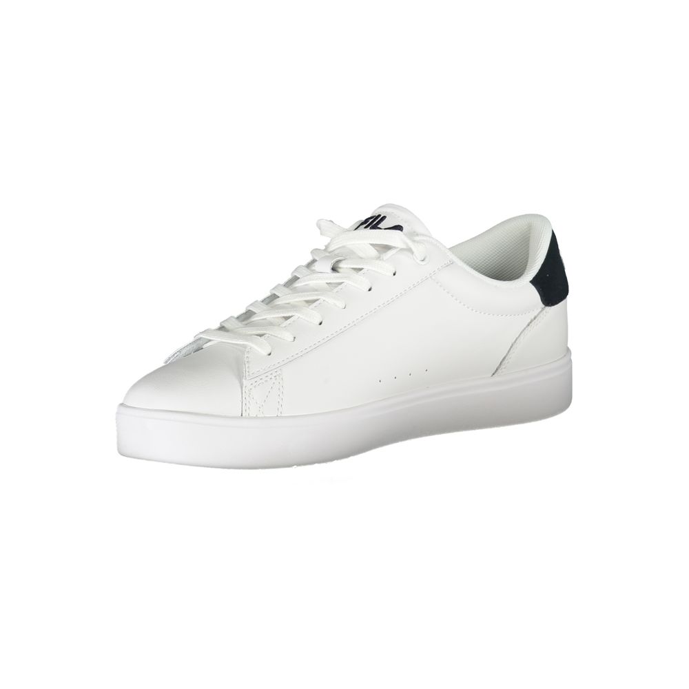 Klassischer weißer Sneaker mit Kontrastdetails