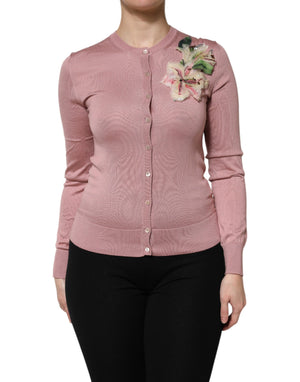 Rosa Seidenstrick-Cardigan mit Knopfleiste