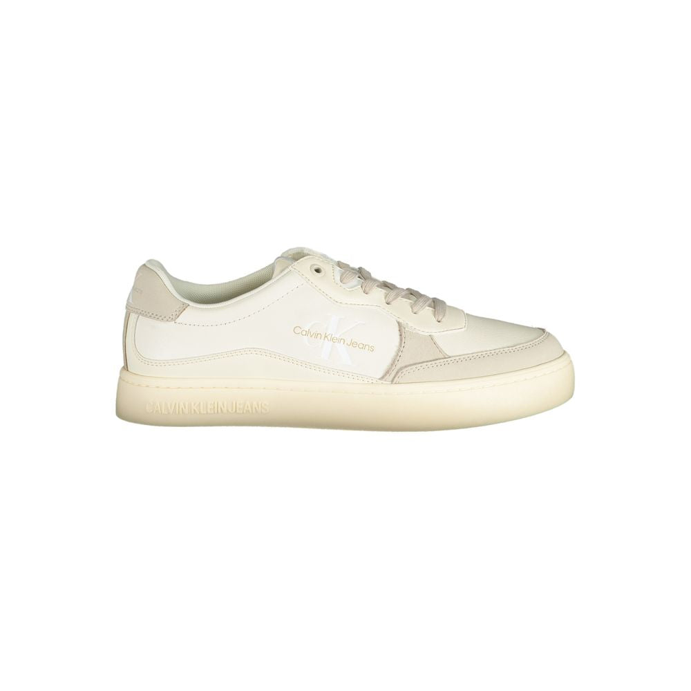 Elegante weiße Sneaker mit Kontrast-Akzenten