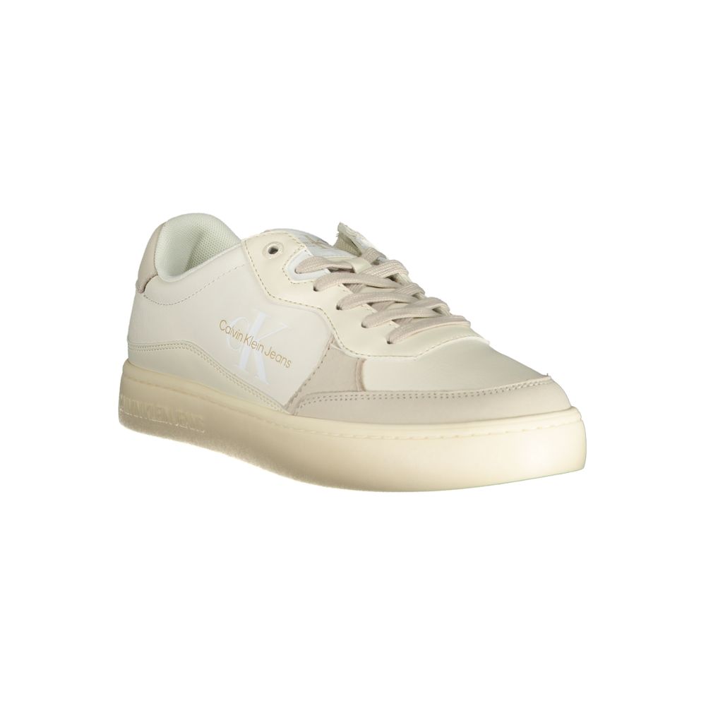 Elegante weiße Sneaker mit Kontrast-Akzenten