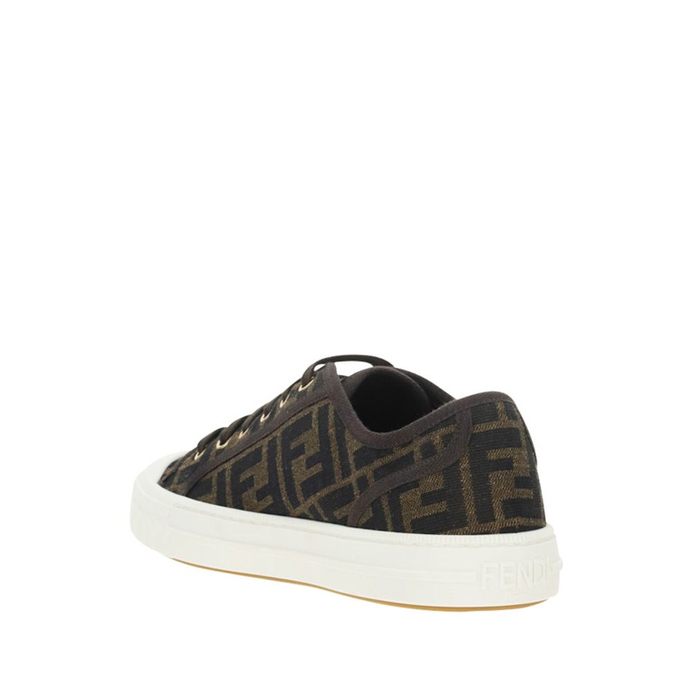 Monochrome Turnschuhe