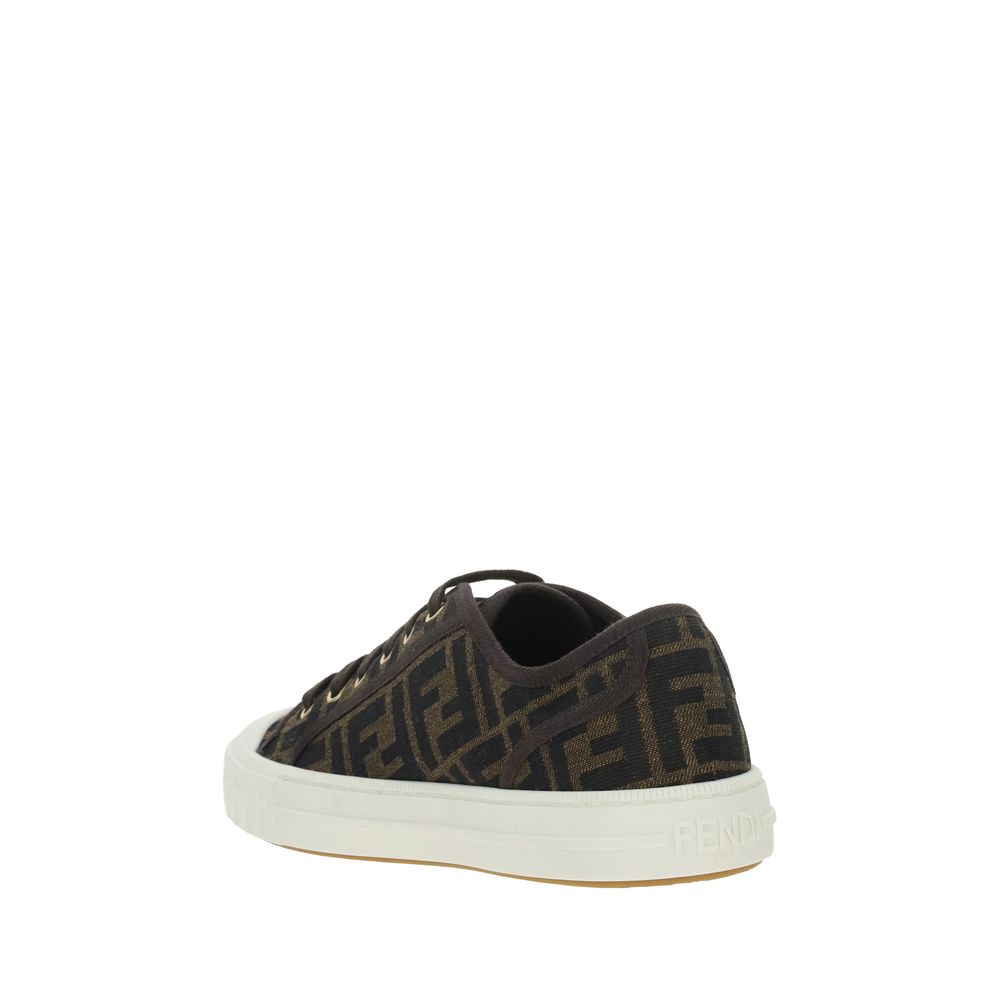 Monochrome Turnschuhe