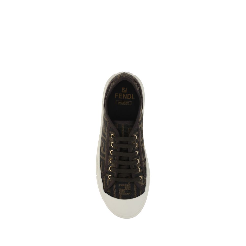 Monochrome Turnschuhe
