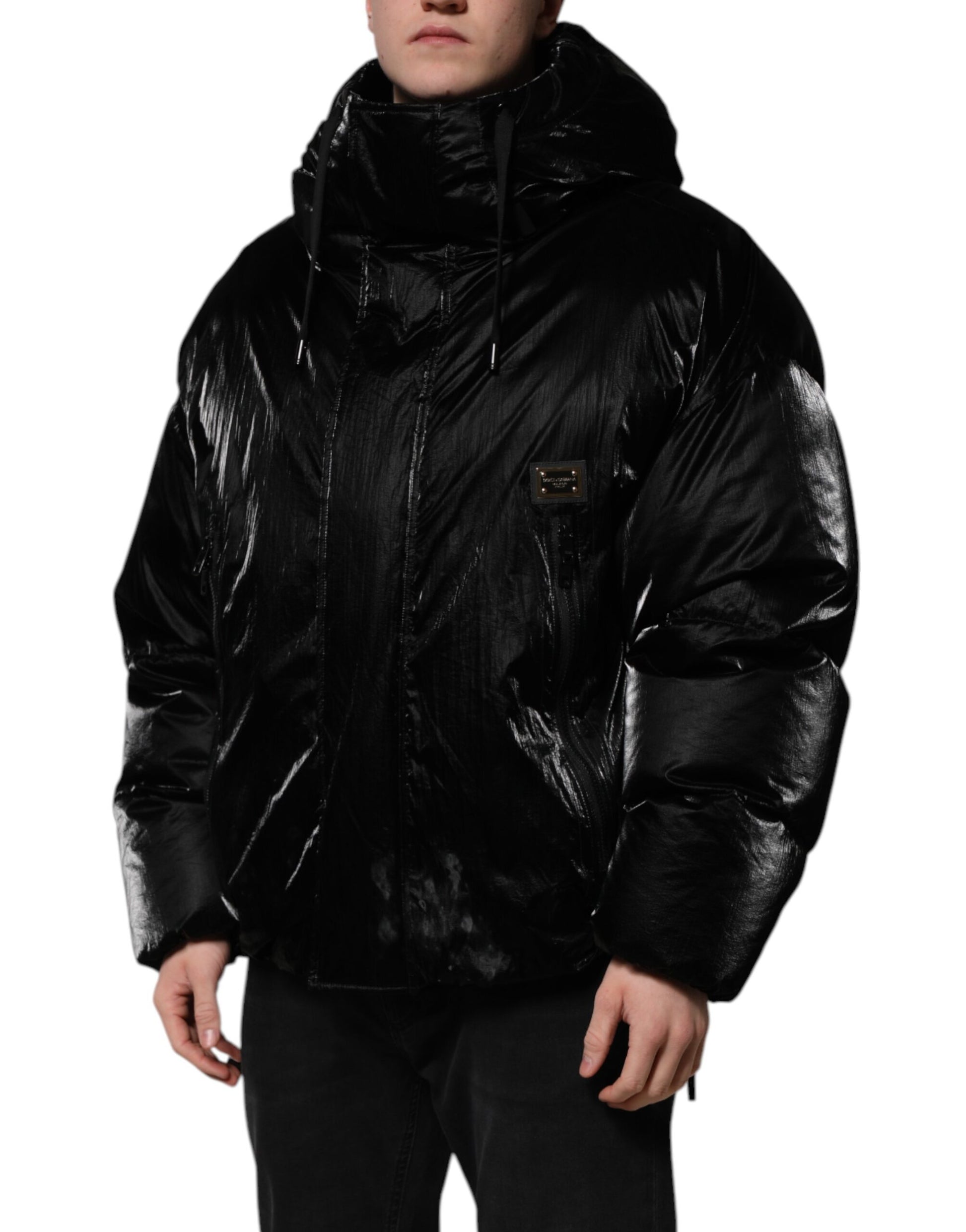 Schwarze Steppjacke mit durchgehendem Reißverschluss und Logo und Kapuze