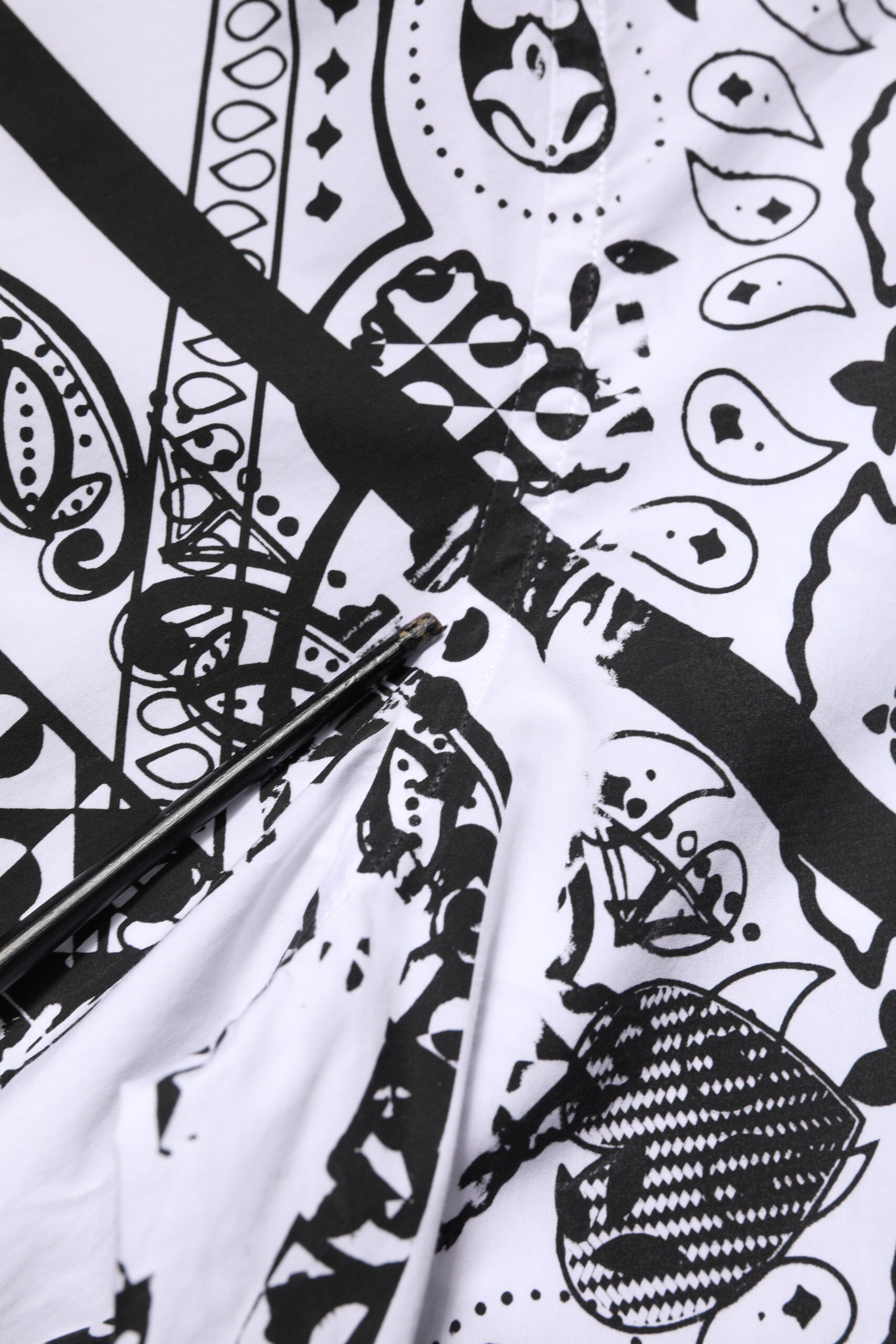 Weißes MARTINI-Hemd mit Bandana-Print