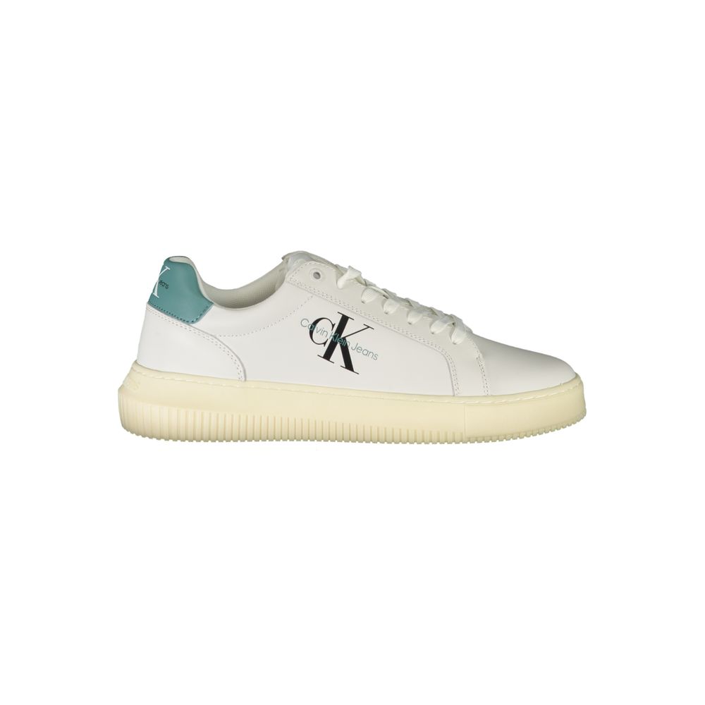 Elegante weiße Sneakers mit umweltbewusstem Design