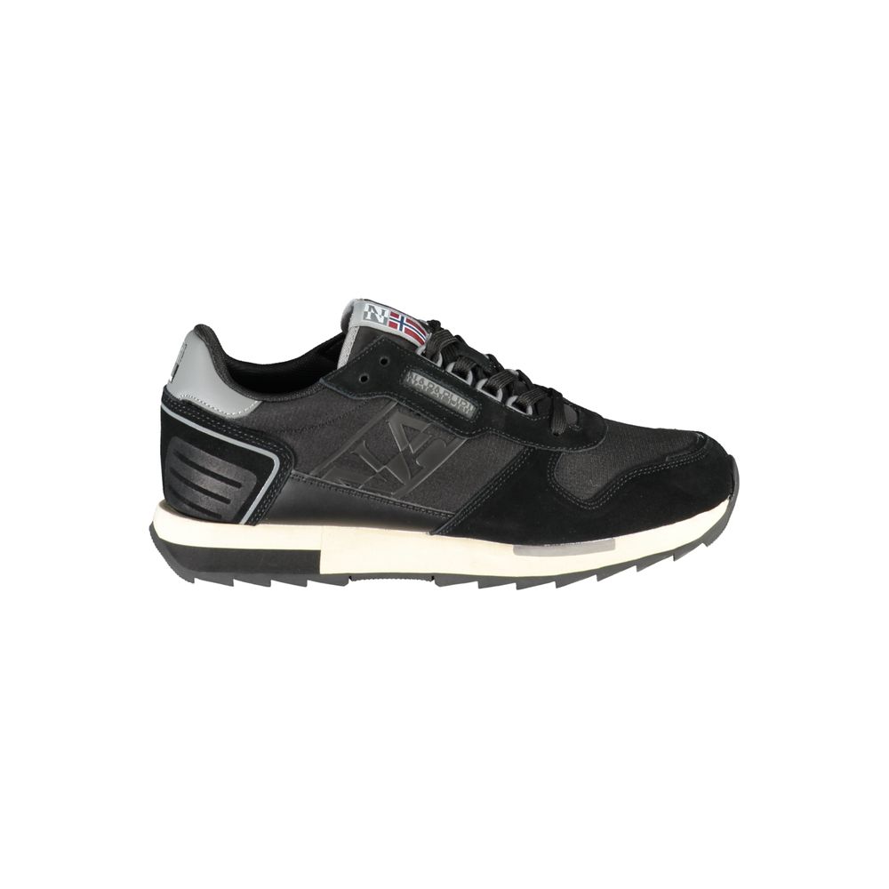 Veredeln Sie Ihre Sneaker mit kontrastierenden Schnürsenkeln