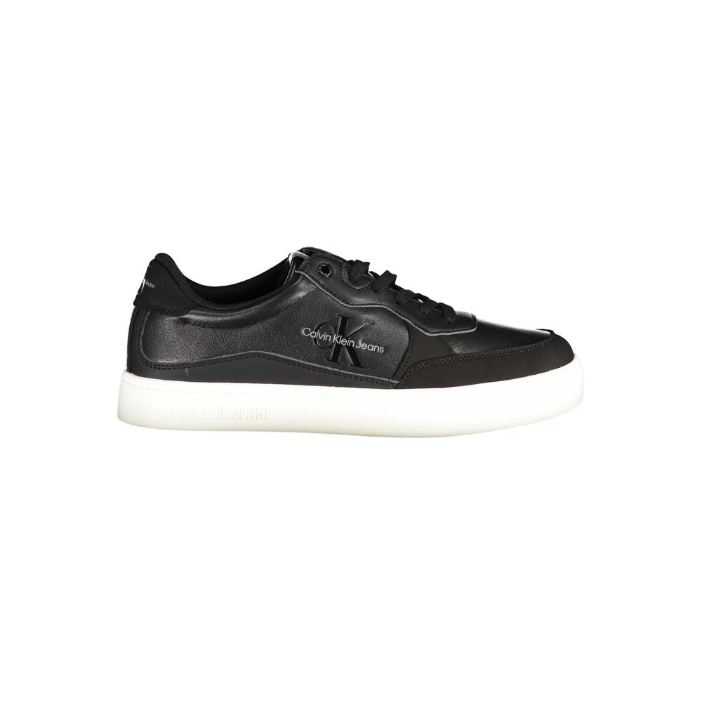Elegante schwarze Sport-Sneaker mit Kontrastdetails